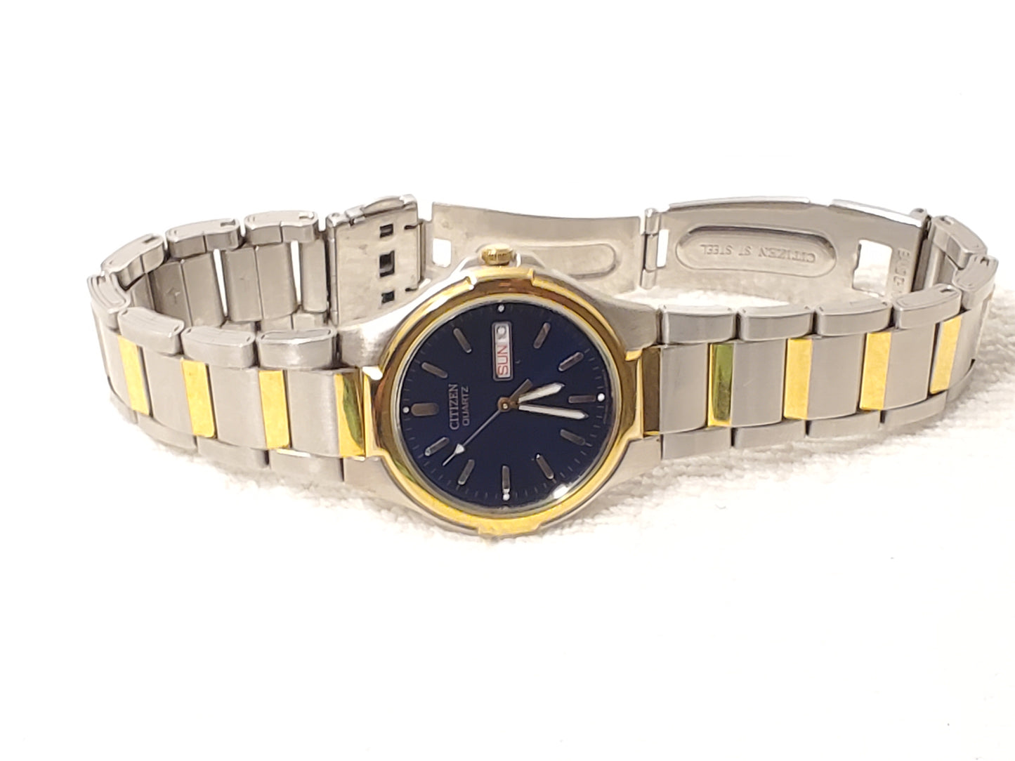 Vintage Citizen Men's Blue Dial Gold Tone Day Date Stainless Steel Quartz Watch