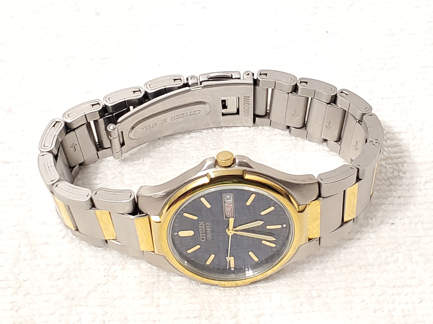 Vintage Citizen Men's Blue Dial Gold Tone Day Date Stainless Steel Quartz Watch