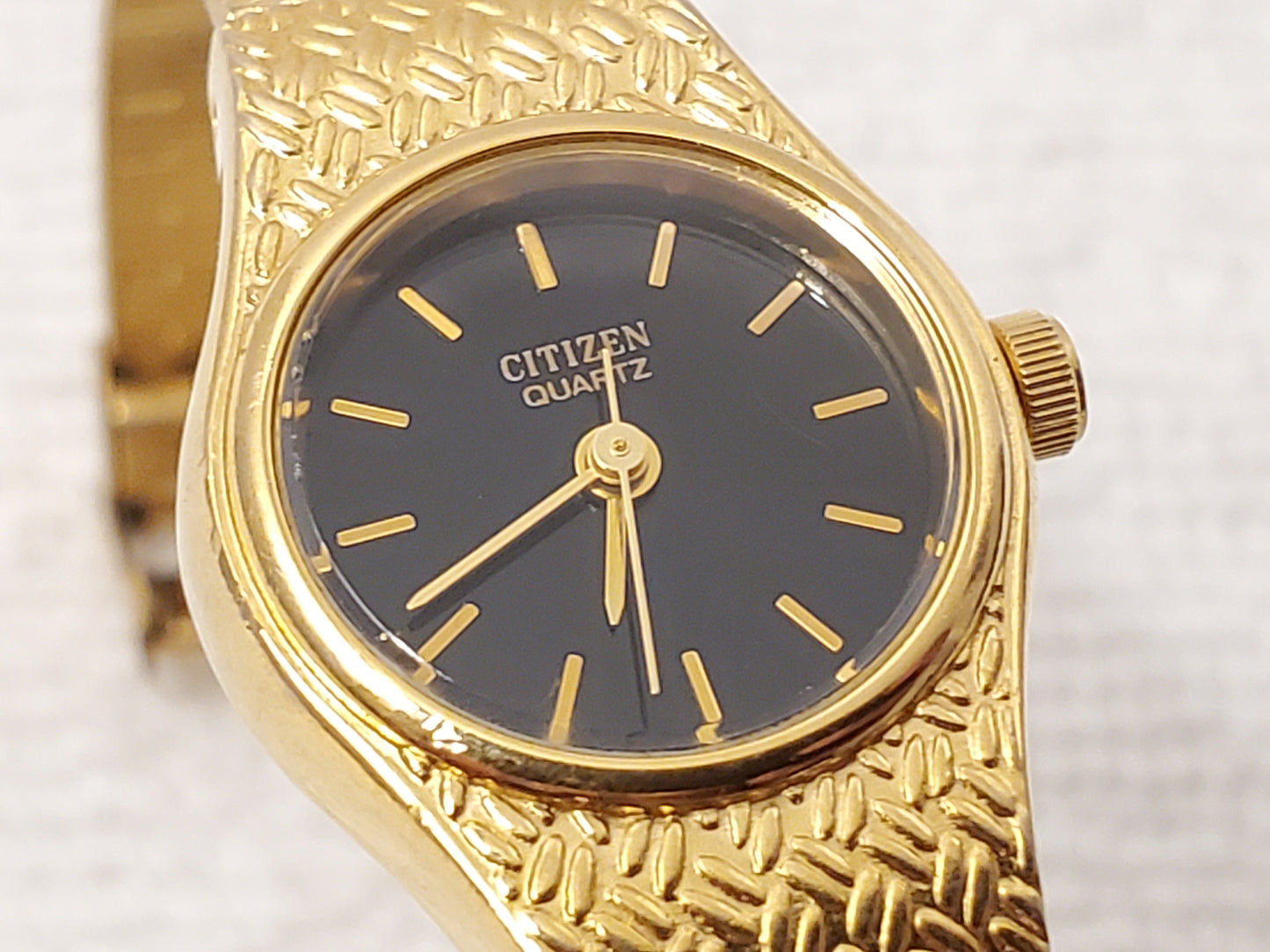 Vintage Citizen Women's Gold Plated Quartz Watch Black Dial Stainless Steel