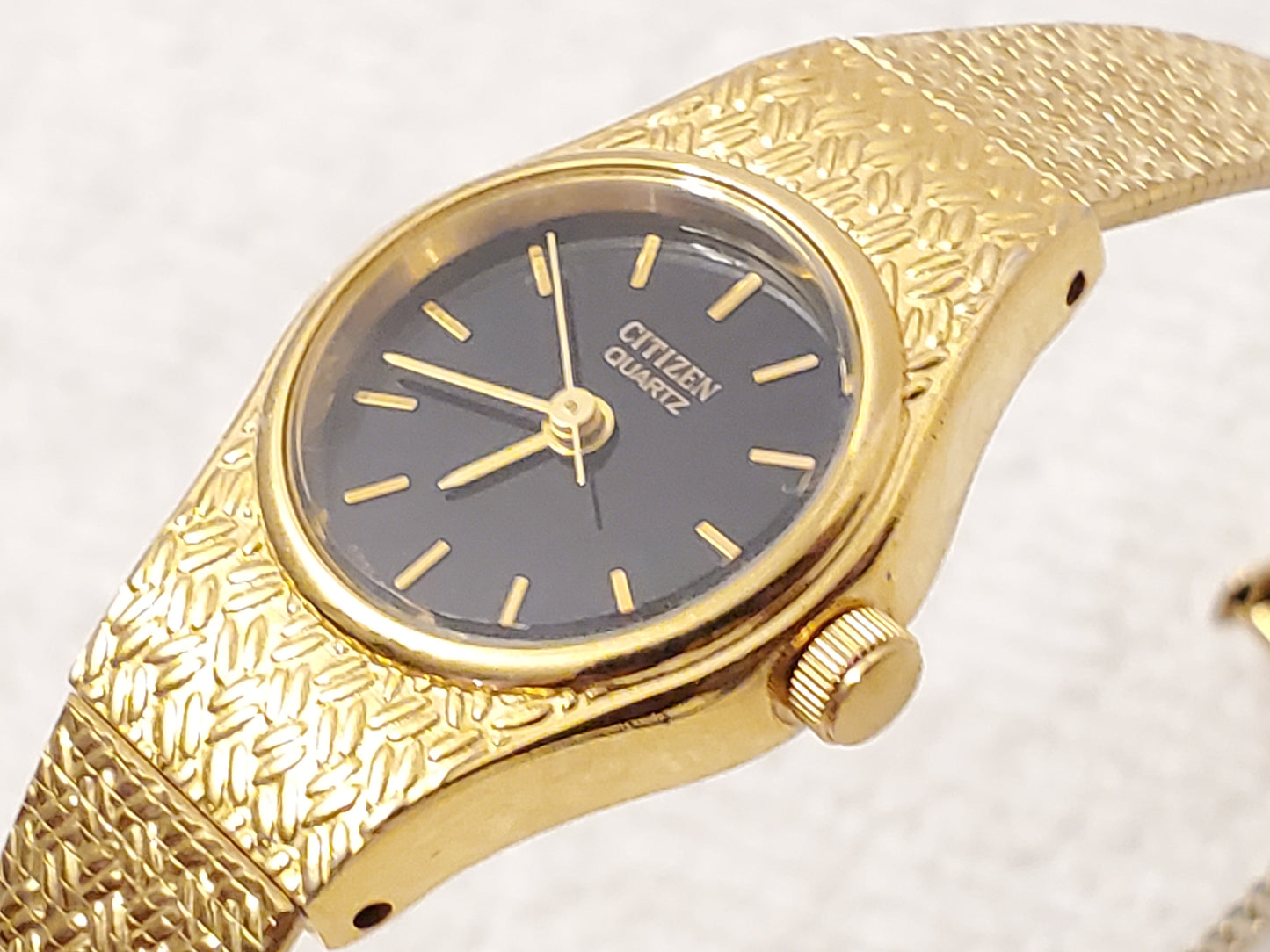 Vintage Citizen Women's Gold Plated Quartz Watch Black Dial Stainless Steel