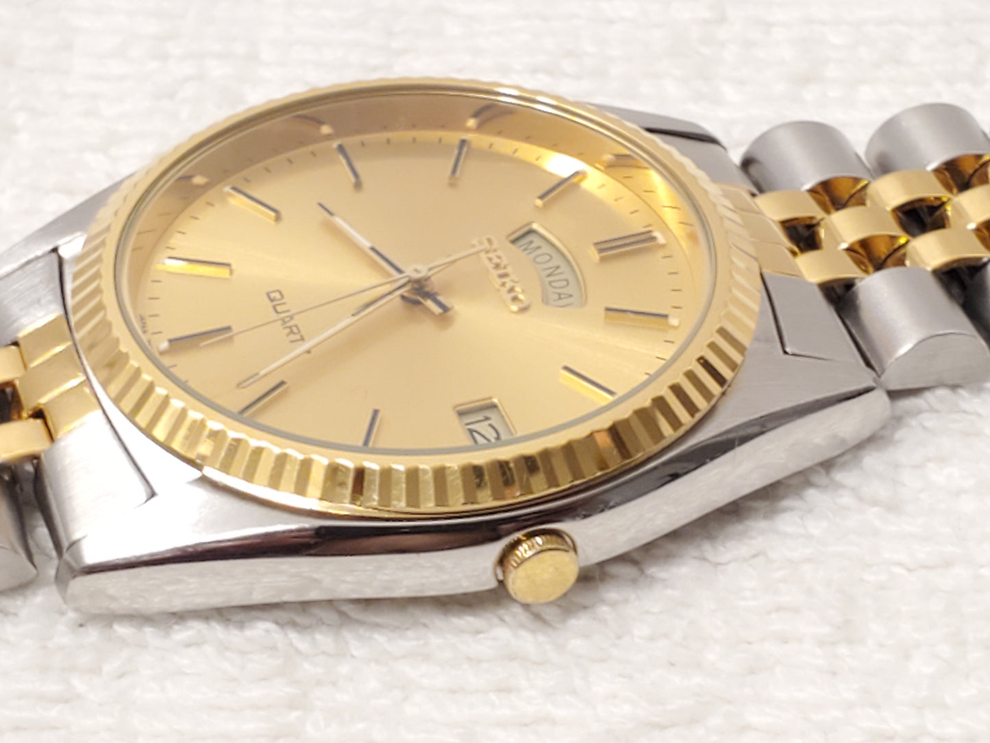 Vintage Seiko Men's Presidential Watch Gold Tone Dial Stainless Steel Date Day