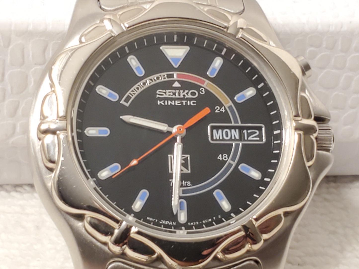 Vintage Seiko Kinetic Men's Date Watch Stainless Steel Six Jewels Black Dial