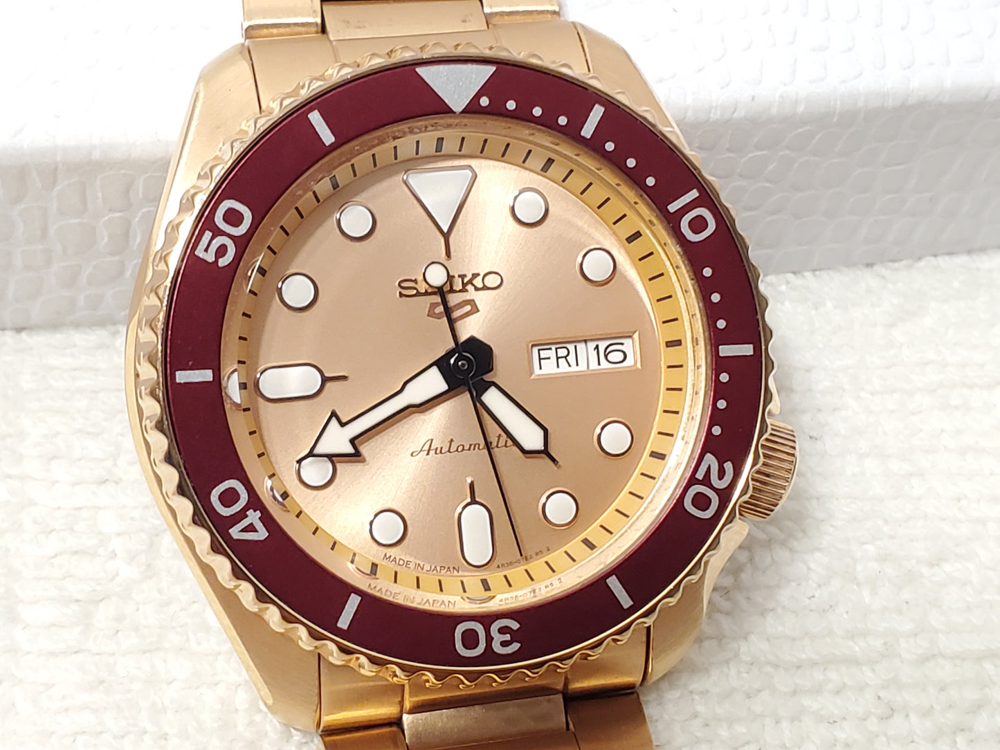 Seiko 5 Sports Mens Automatic Rose Gold Stainless Steel Watch 24 Jewels Day Date