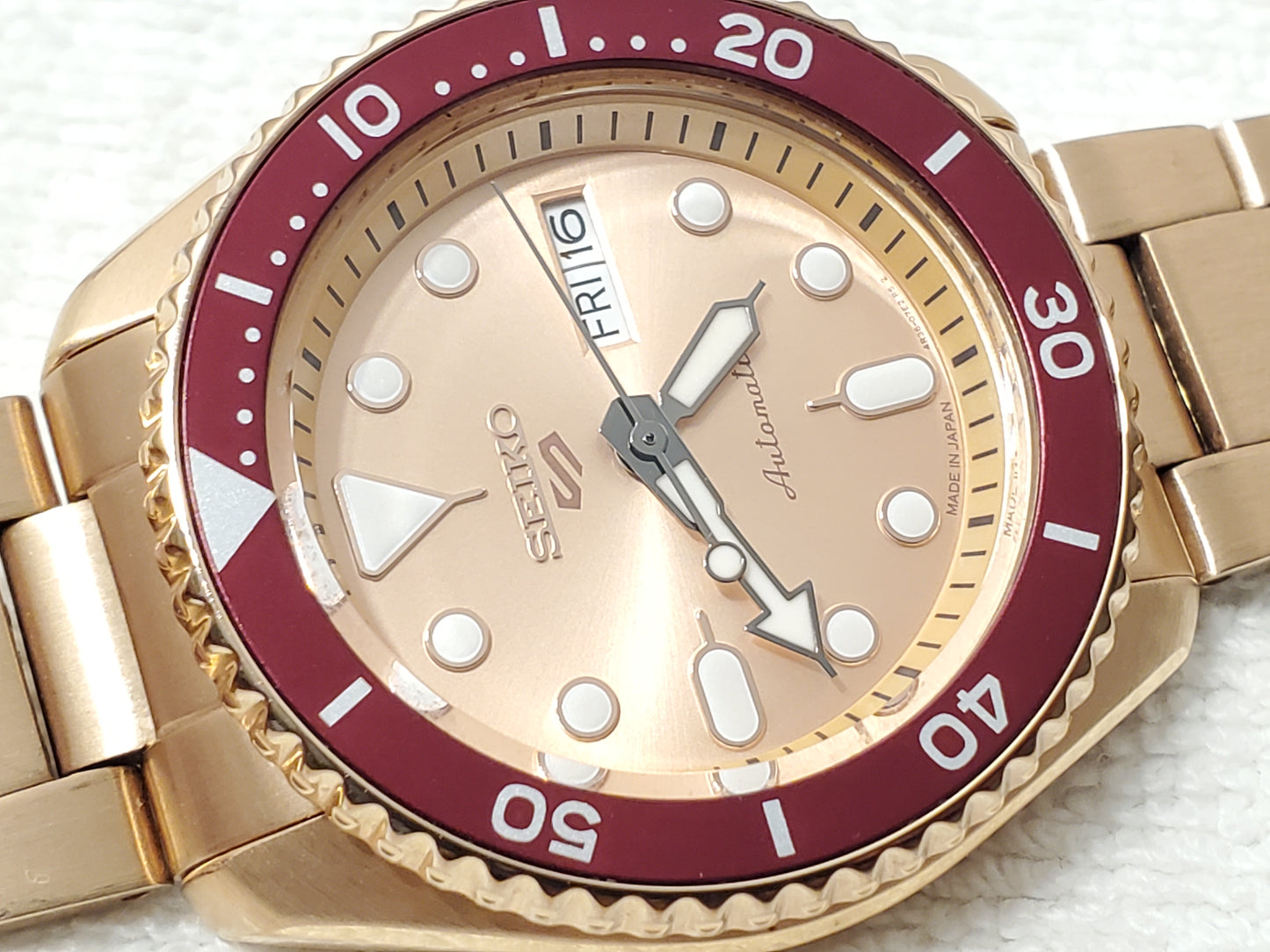 Seiko 5 Sports Mens Automatic Rose Gold Stainless Steel Watch 24 Jewels Day Date