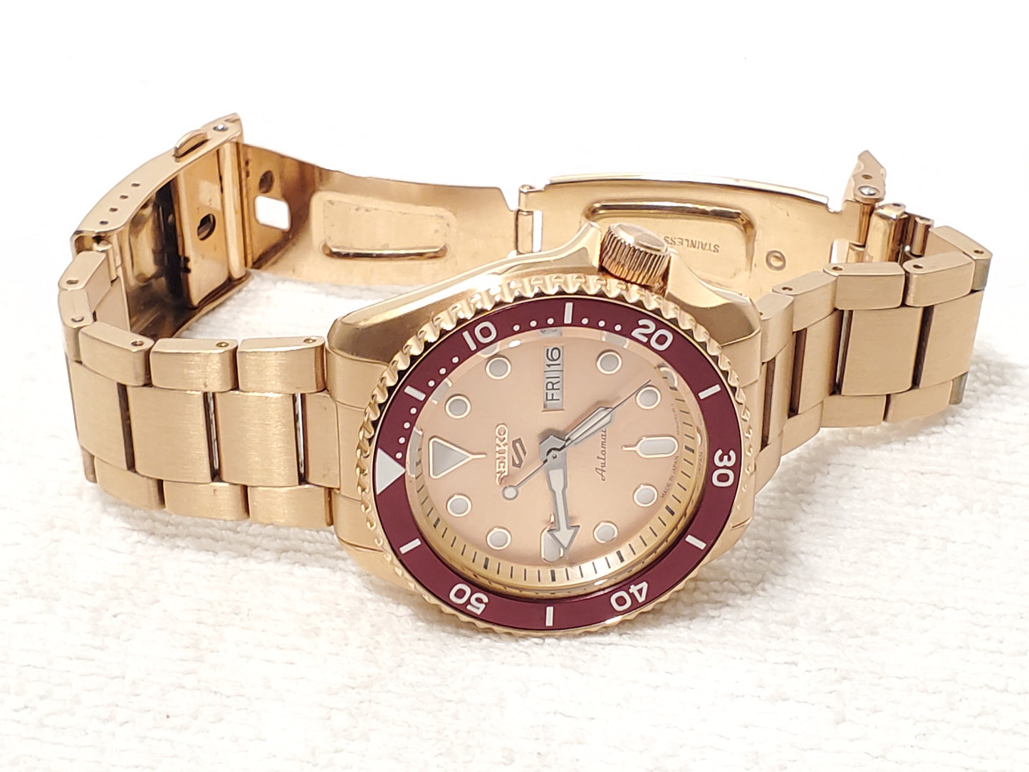 Seiko 5 Sports Mens Automatic Rose Gold Stainless Steel Watch 24 Jewels Day Date