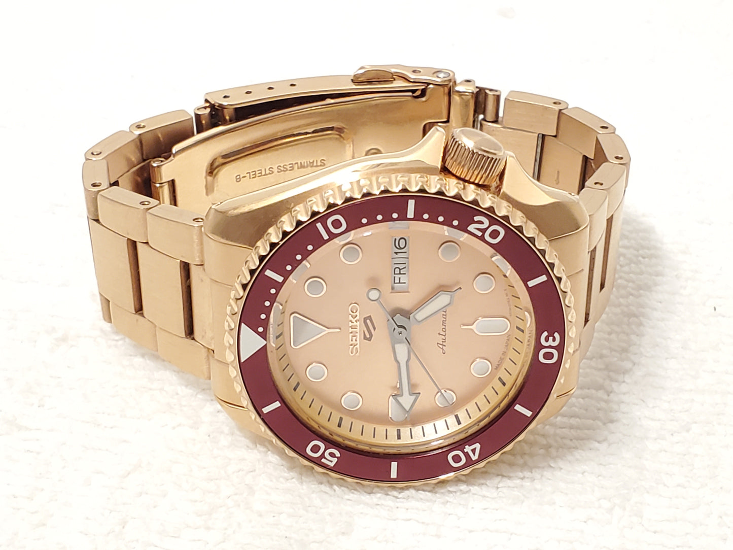 Seiko 5 Sports Mens Automatic Rose Gold Stainless Steel Watch 24 Jewels Day Date
