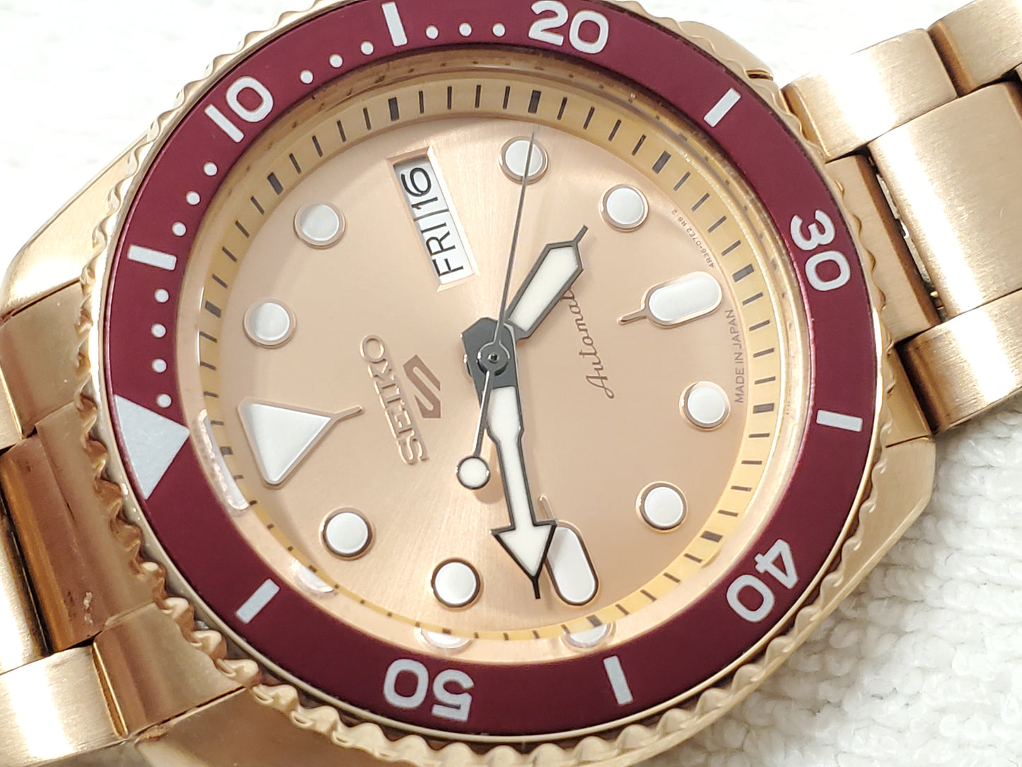 Seiko 5 Sports Mens Automatic Rose Gold Stainless Steel Watch 24 Jewels Day Date