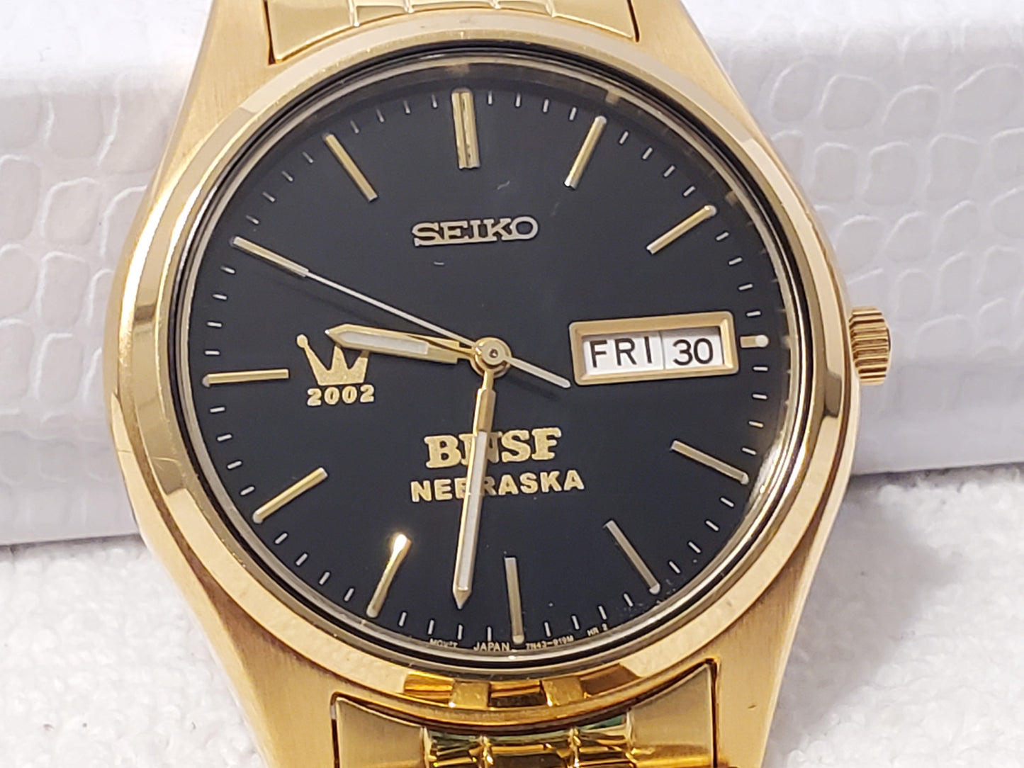 Vintage Seiko Mens Black Dial Gold Tone Day Date Watch One Jewel Stainless Steel