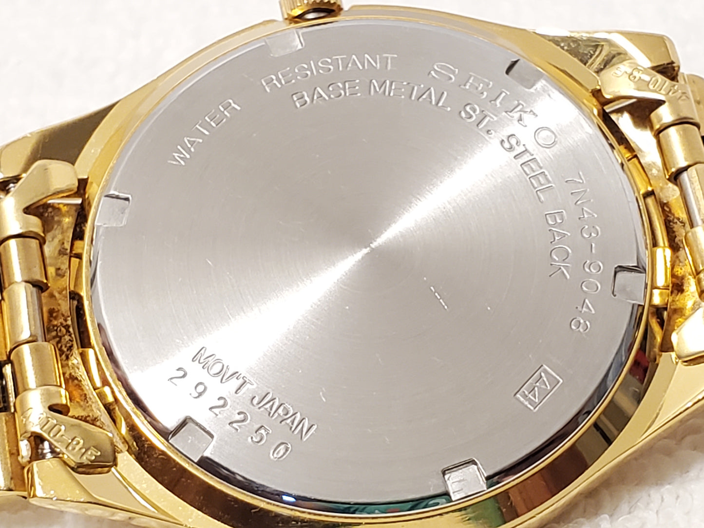 Vintage Seiko Mens Black Dial Gold Tone Day Date Watch One Jewel Stainless Steel