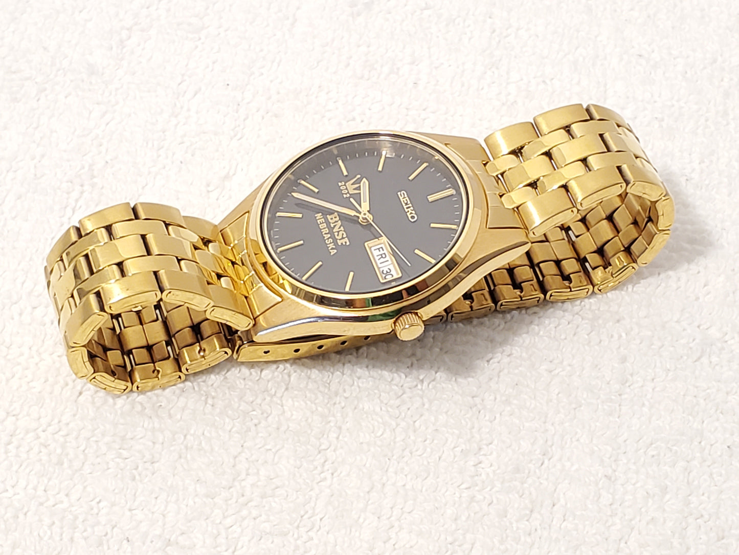 Vintage Seiko Mens Black Dial Gold Tone Day Date Watch One Jewel Stainless Steel