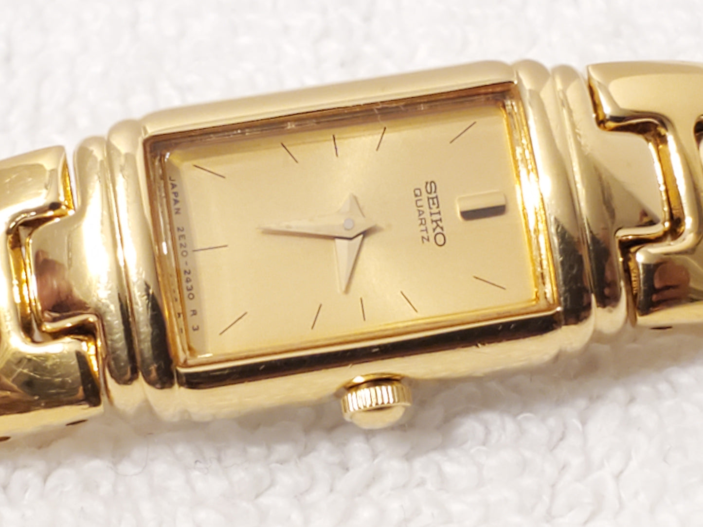 Vintage Seiko Women's Gold Tone Quartz Tank Watch One Jewel Base Metal S Steel