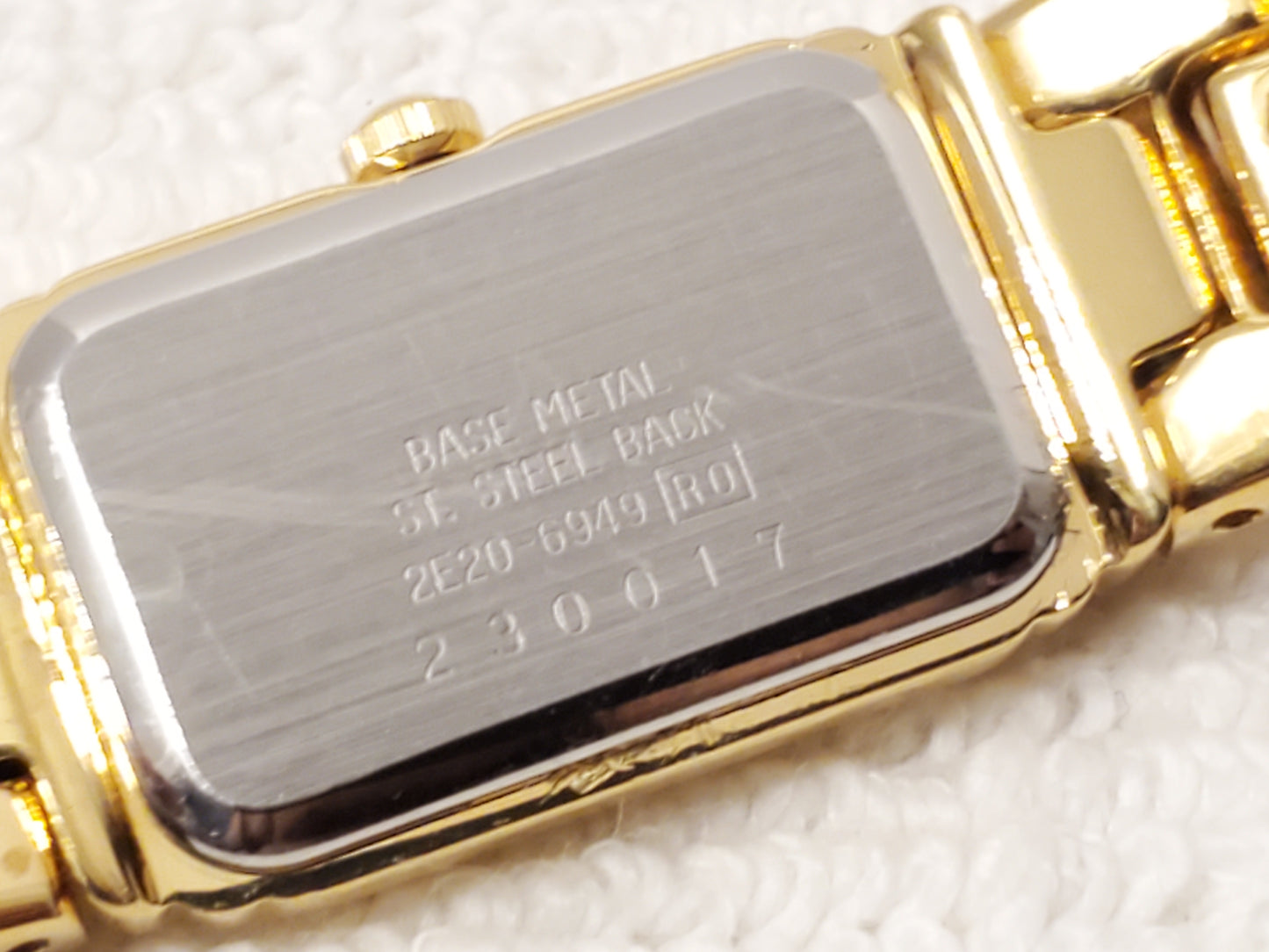 Vintage Seiko Women's Gold Tone Quartz Tank Watch One Jewel Base Metal S Steel