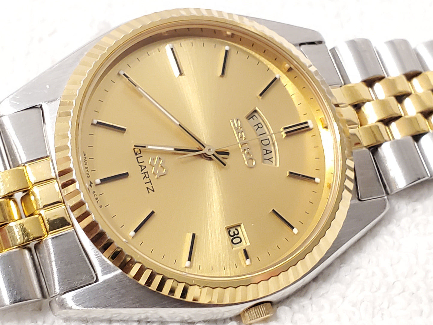 Vintage Seiko SQ Men's Presidential Watch One Jewel S Steel Gold Dial Day Date
