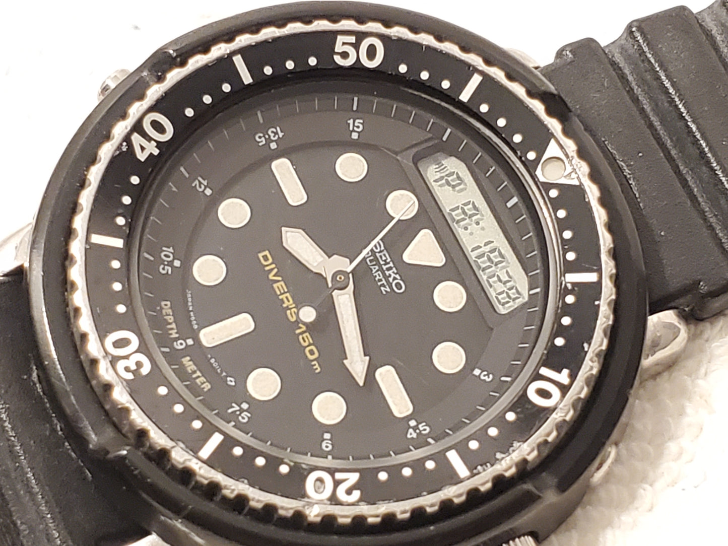 Vintage Seiko Diver's 150 Men's Black Analog Digital Watch Alarm Chronograph