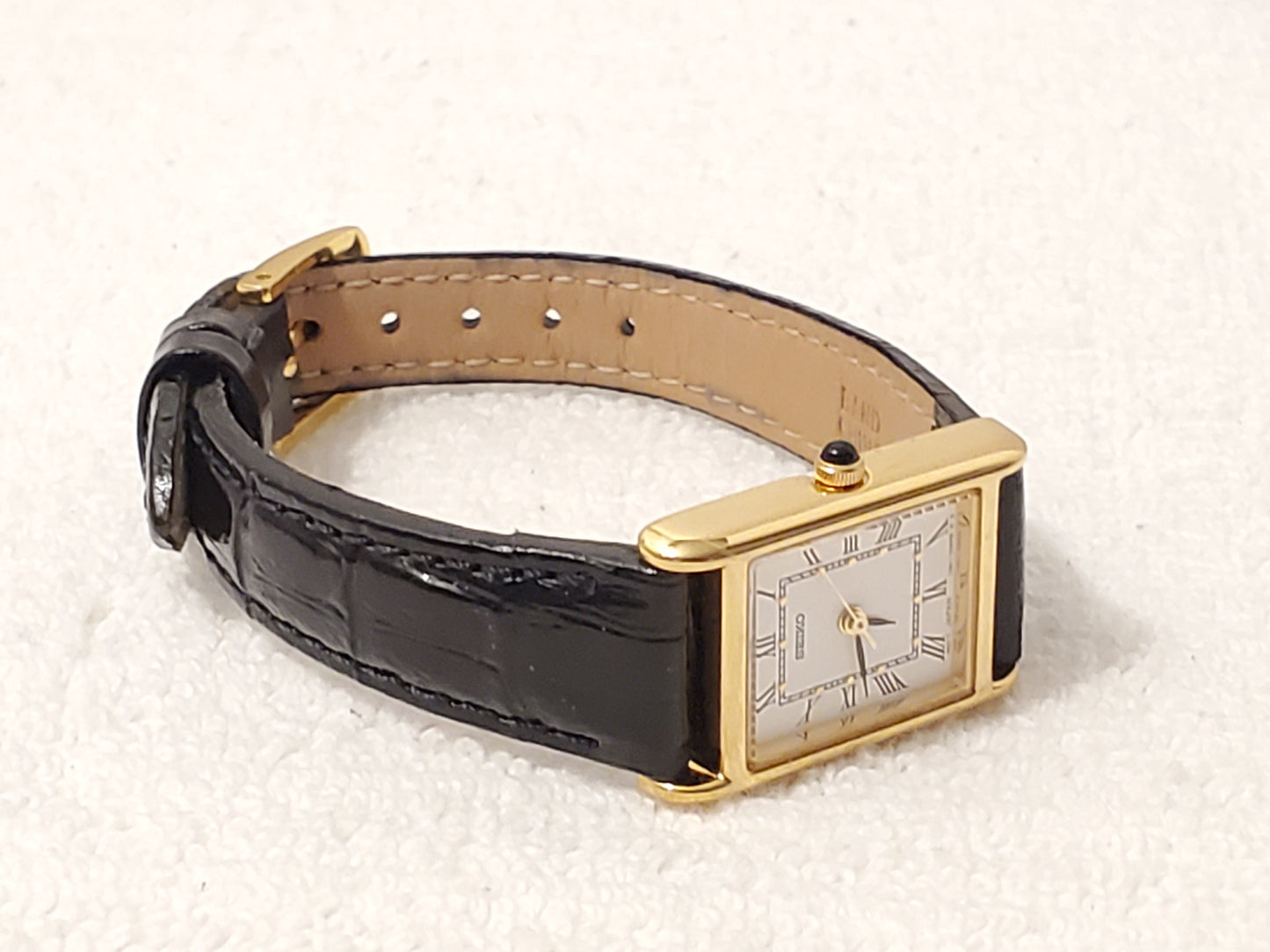 Vintage Seiko Womens Tank Gold Tone Watch White Dial Roman Numerals Leather Band