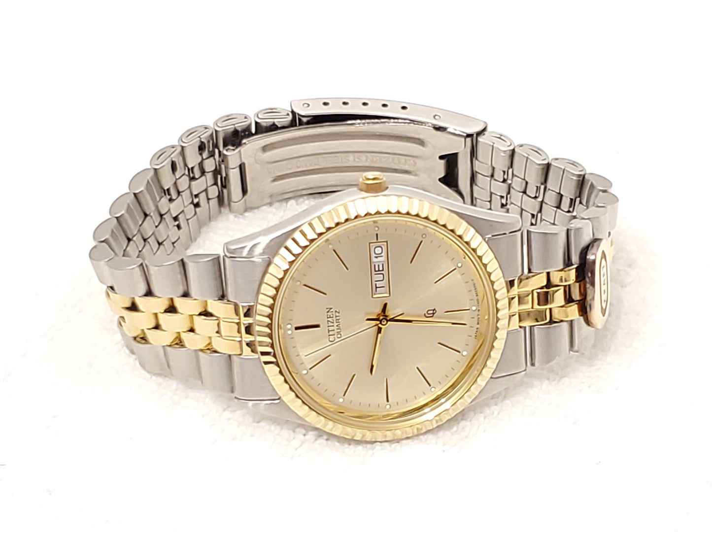 Vintage Citizen Presidental Mens Day Date Quartz Watch Gold Tone Stainless Steel