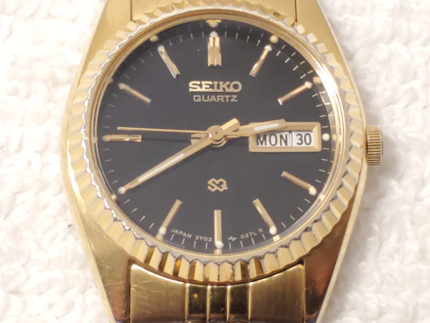 Vintage Seiko SQ Women's Black Dial Gold Tone Day Date Quartz Watch One Jewel