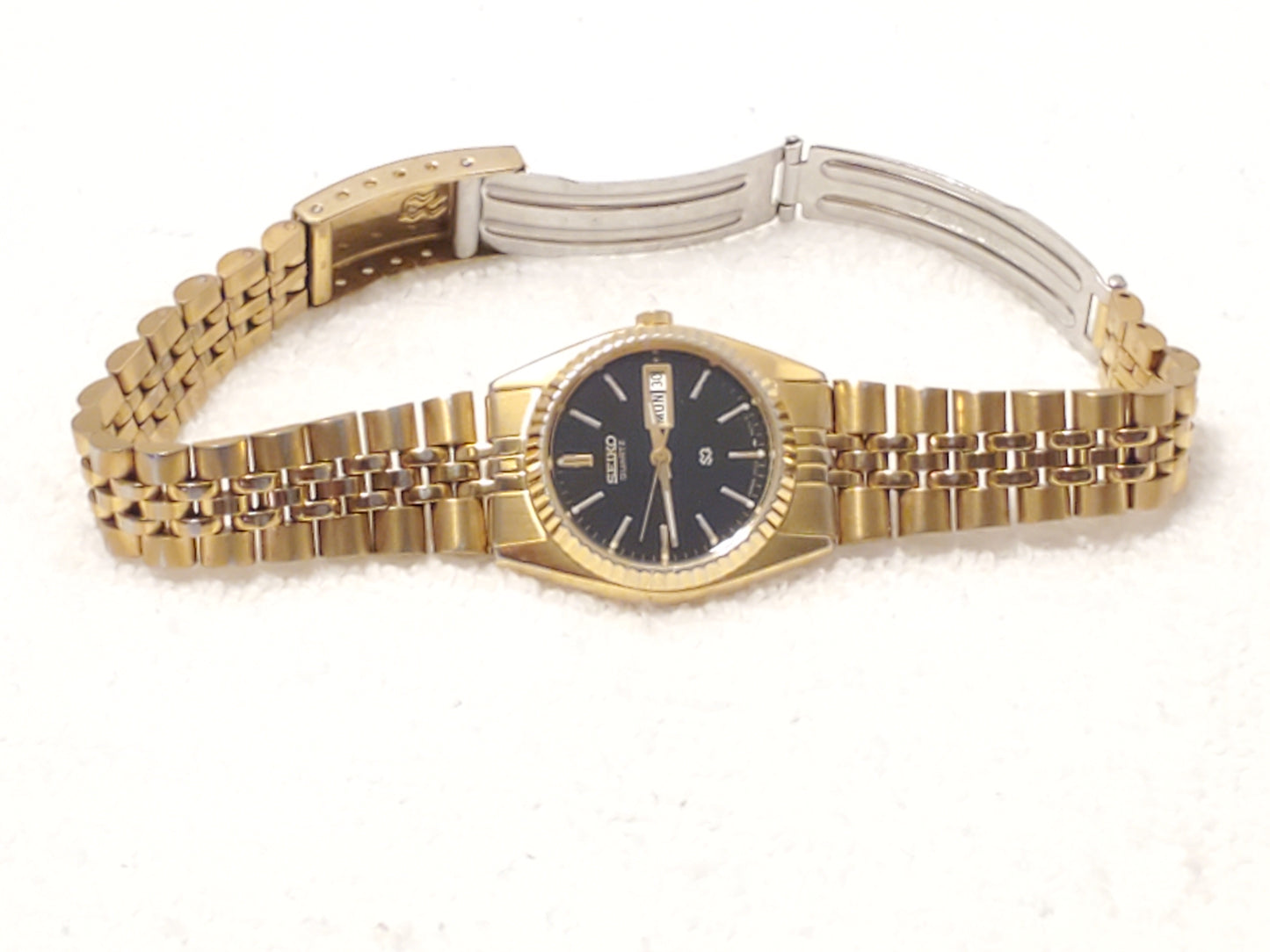 Vintage Seiko SQ Women's Black Dial Gold Tone Day Date Quartz Watch One Jewel
