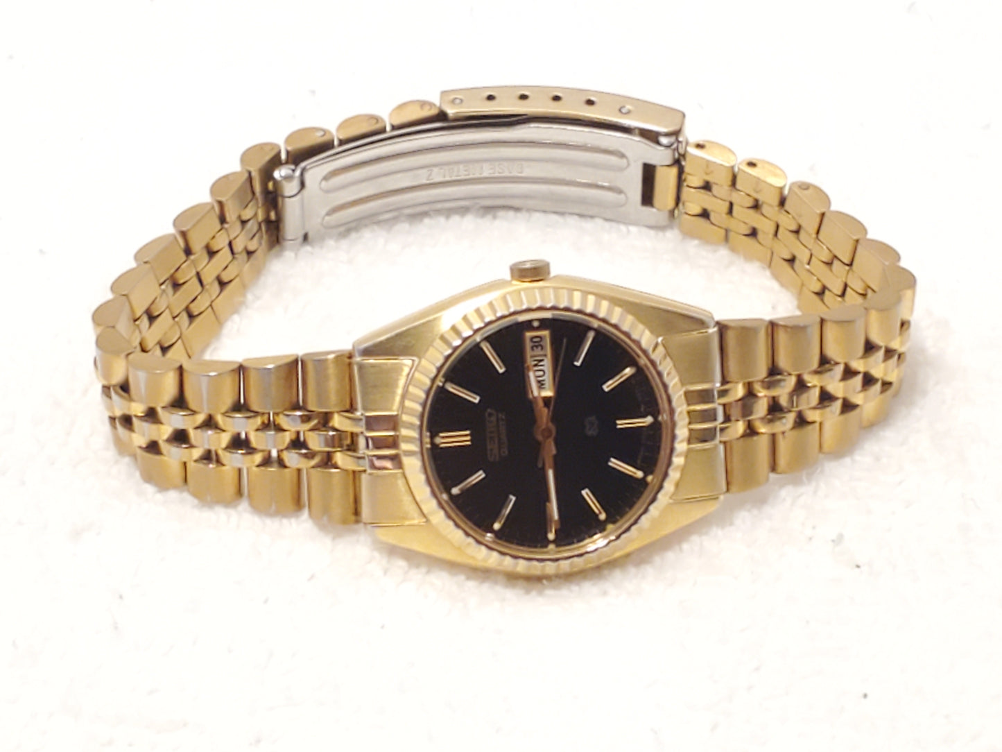 Vintage Seiko SQ Women's Black Dial Gold Tone Day Date Quartz Watch One Jewel