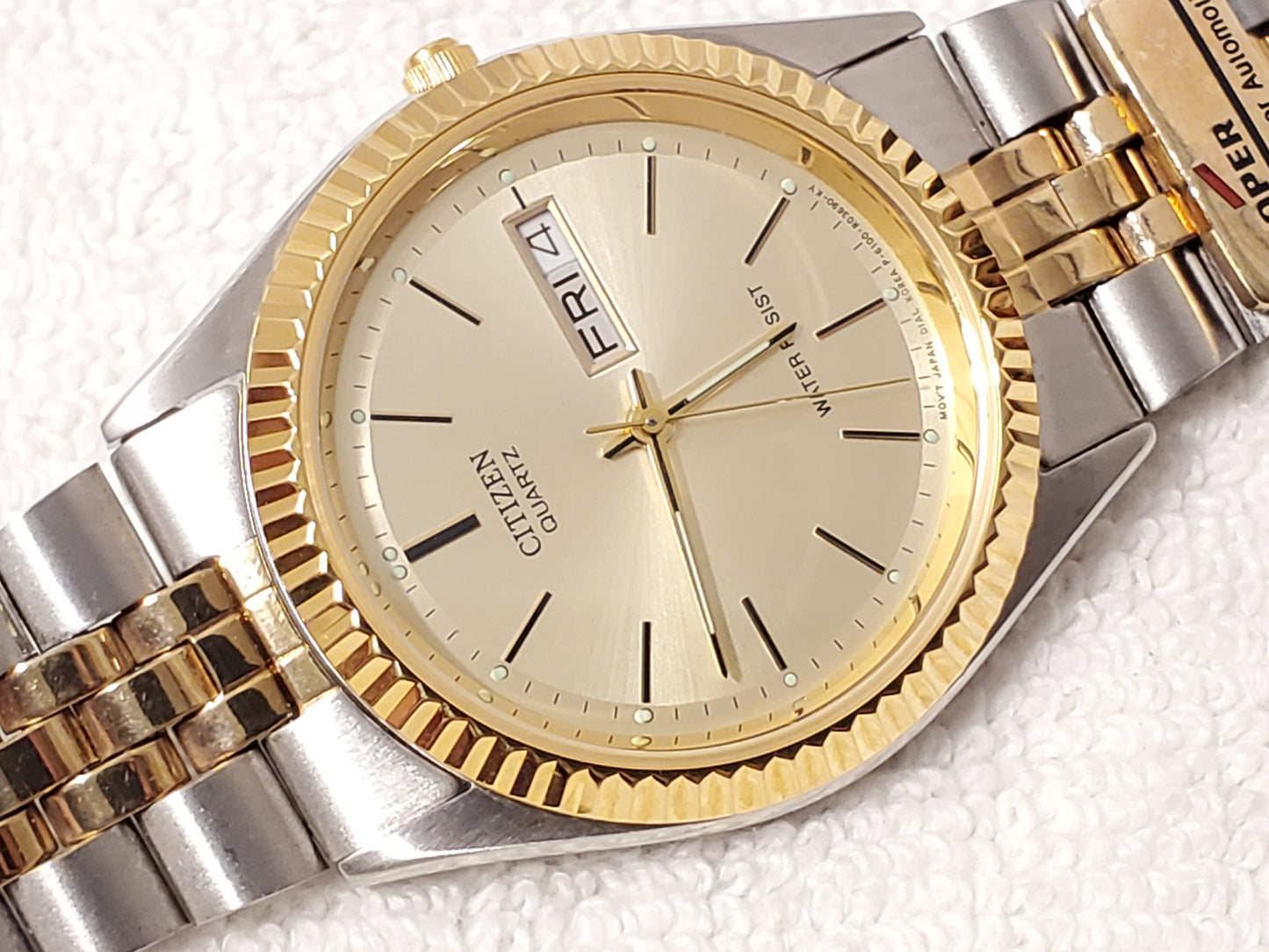 Vintage Citizen Presidental Mens Day Date Quartz Watch Gold Tone Stainless Steel