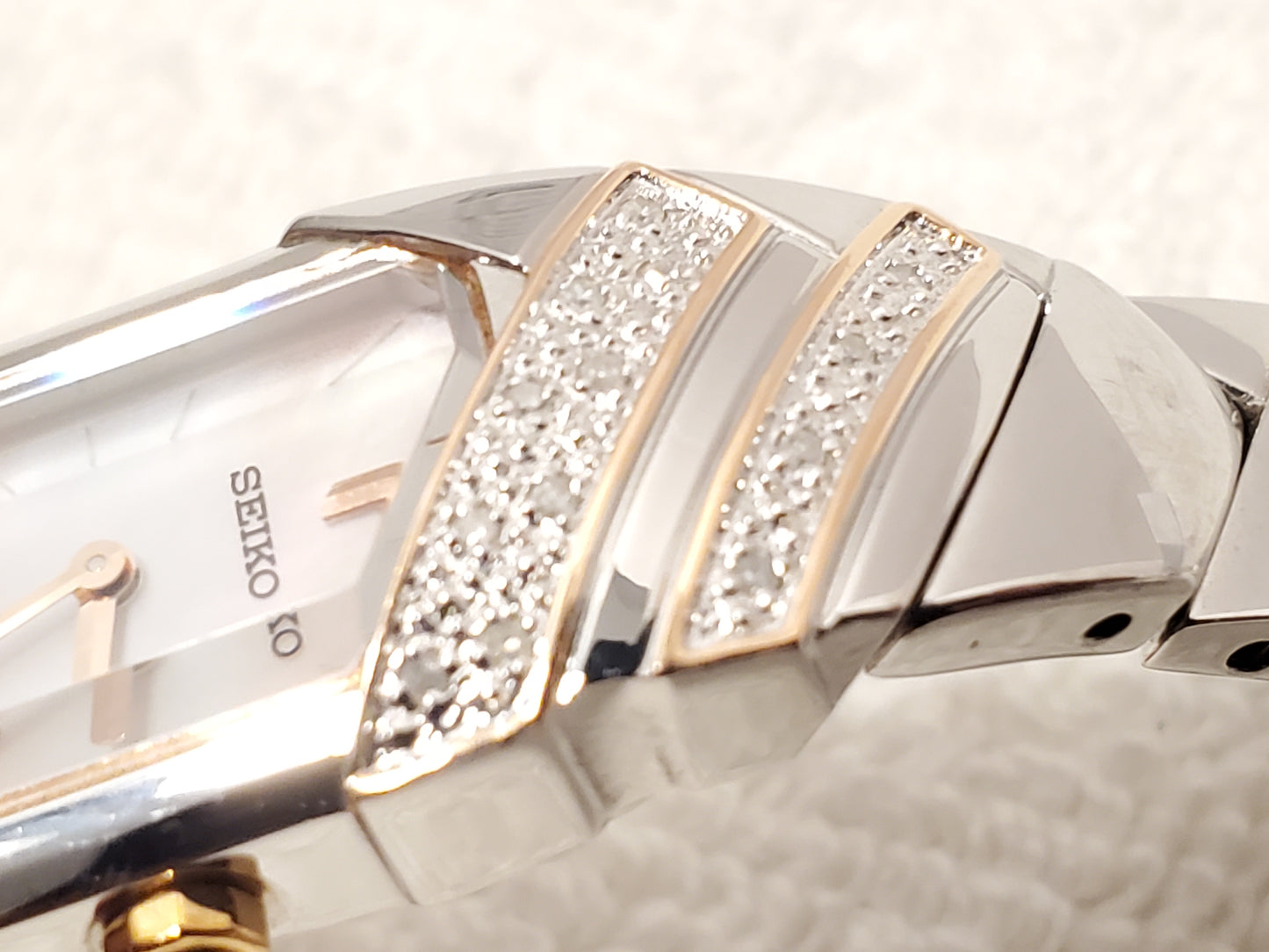 Vintage Seiko Solar Women's Watch 26 Diamonds Bezel Mother Pearl Dial Rose Gold