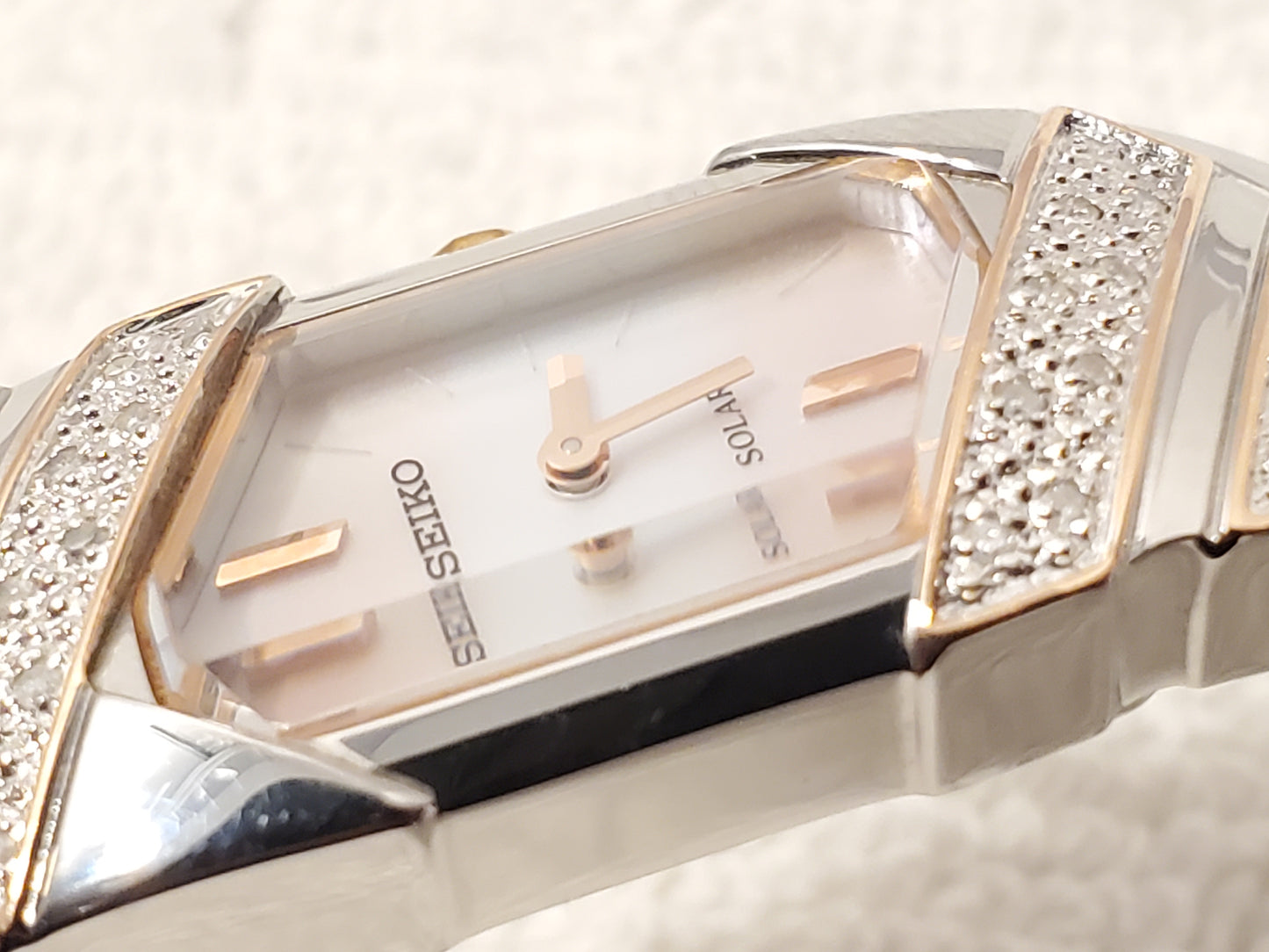 Vintage Seiko Solar Women's Watch 26 Diamonds Bezel Mother Pearl Dial Rose Gold