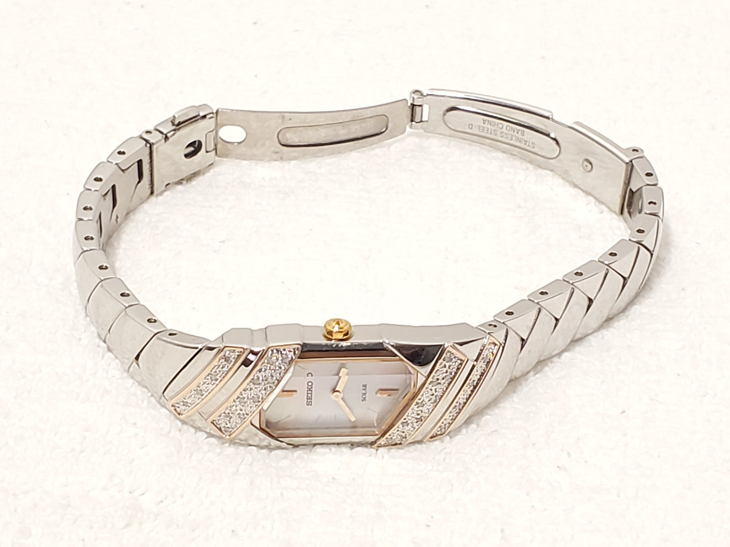 Vintage Seiko Solar Women's Watch 26 Diamonds Bezel Mother Pearl Dial Rose Gold