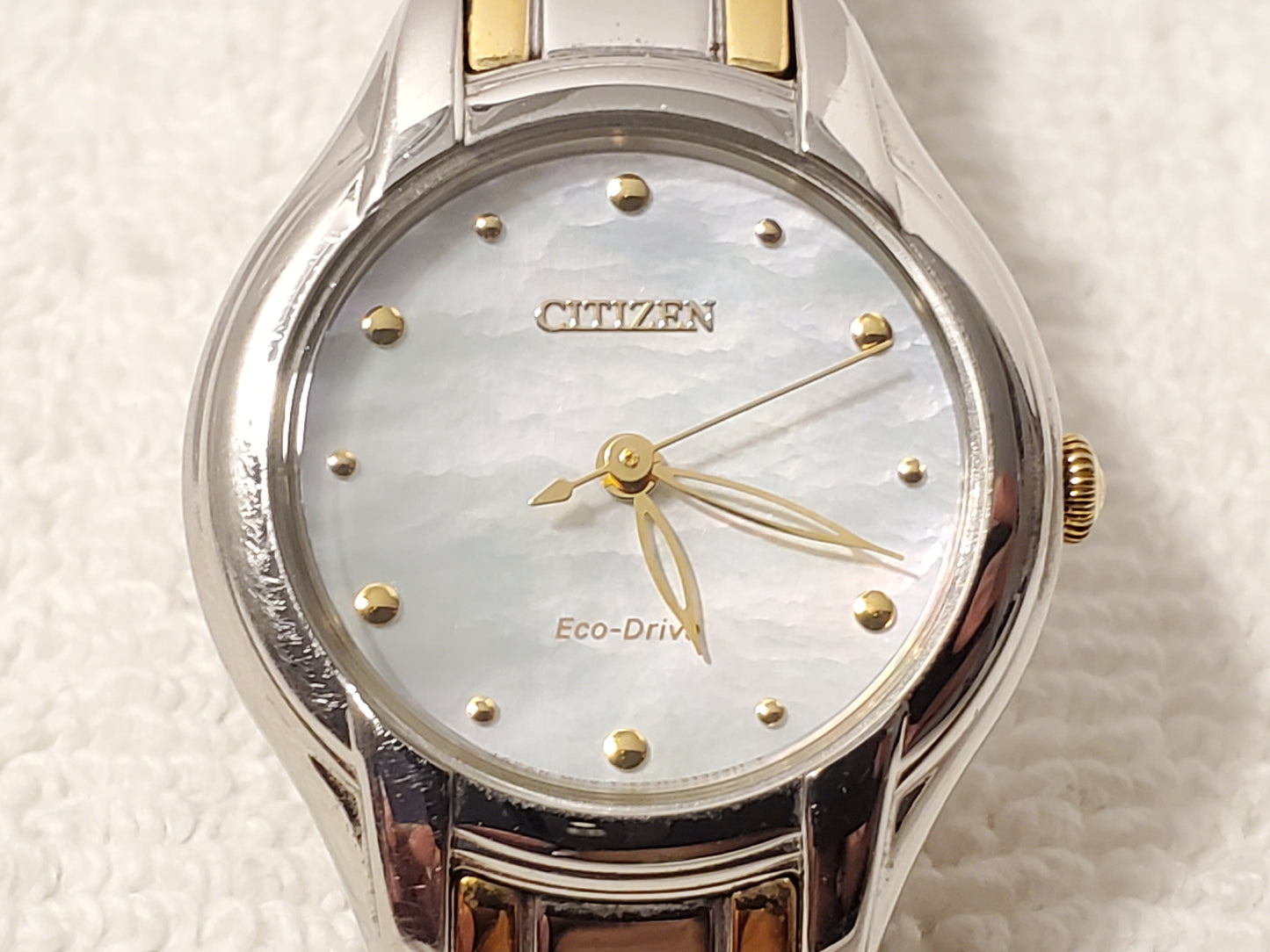Vintage Citizen Eco Drive Women's Mother Pearl Dial Gold Tone St Steel Watch