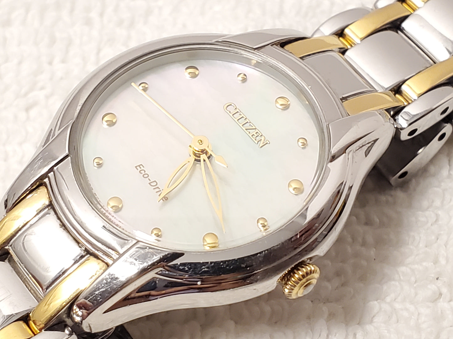 Vintage Citizen Eco Drive Women's Mother Pearl Dial Gold Tone St Steel Watch