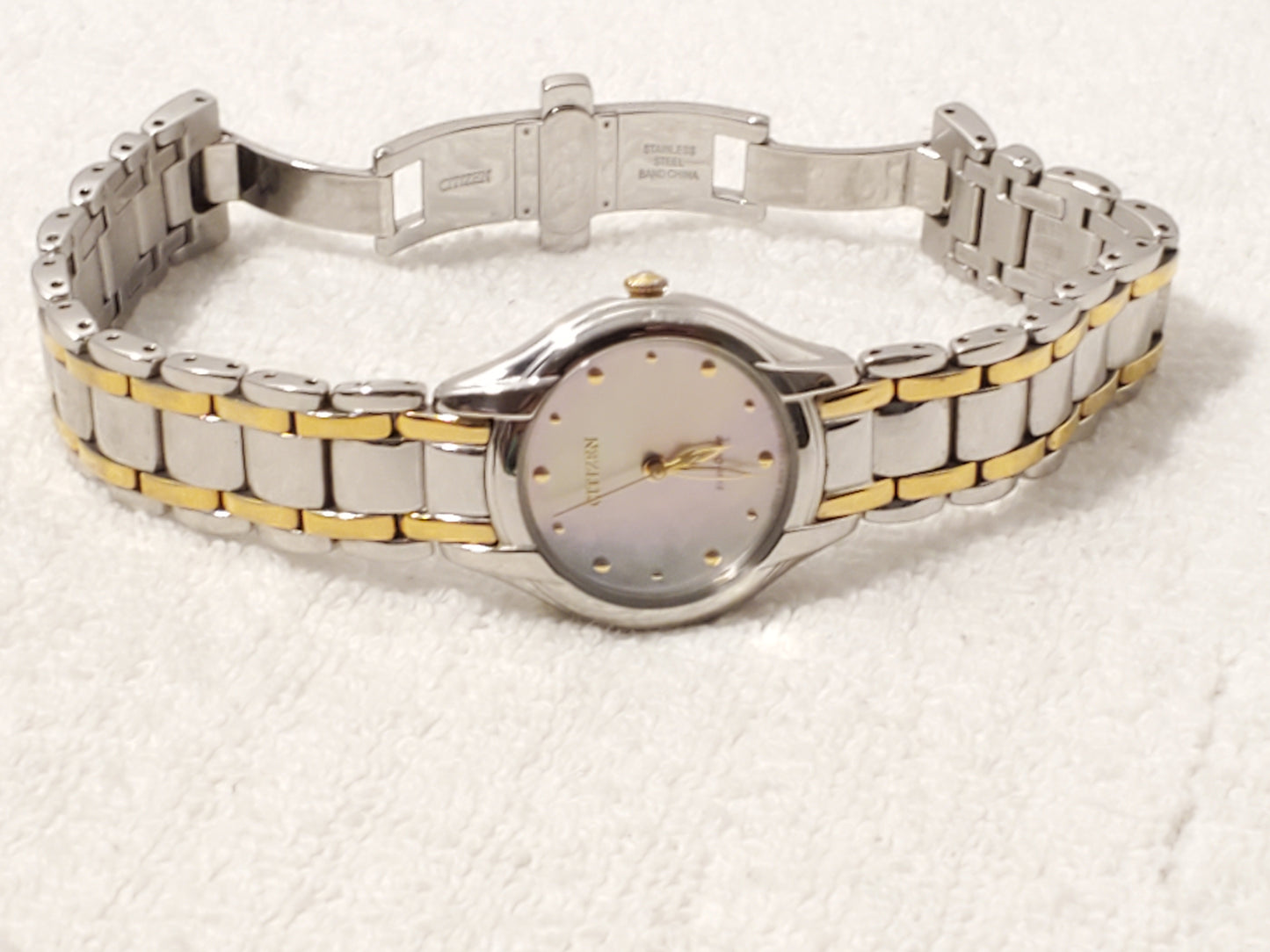 Vintage Citizen Eco Drive Women's Mother Pearl Dial Gold Tone St Steel Watch
