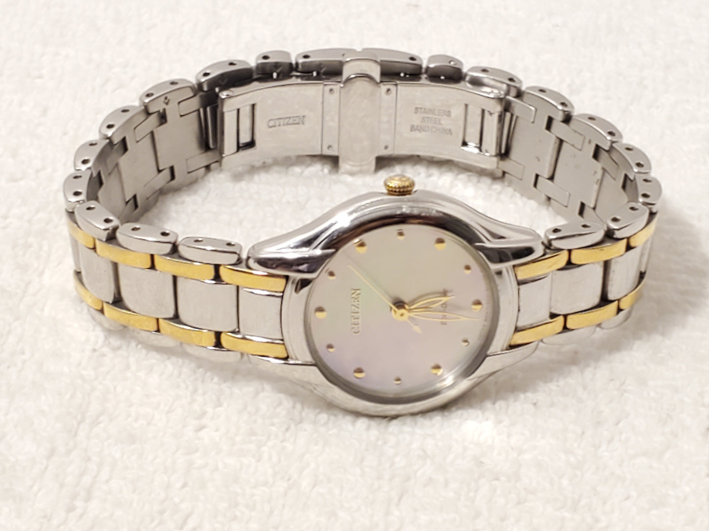 Vintage Citizen Eco Drive Women's Mother Pearl Dial Gold Tone St Steel Watch