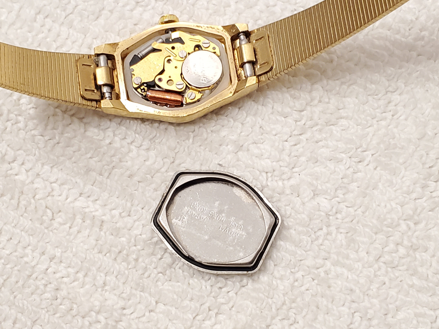 Vintage Citizen Women's Gold Plated Quartz Watch 1 Jewel Base Metal Safety Chain