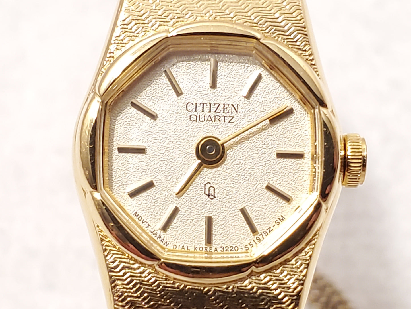 Vintage Citizen Women's Gold Plated Quartz Watch 1 Jewel Base Metal Safety Chain