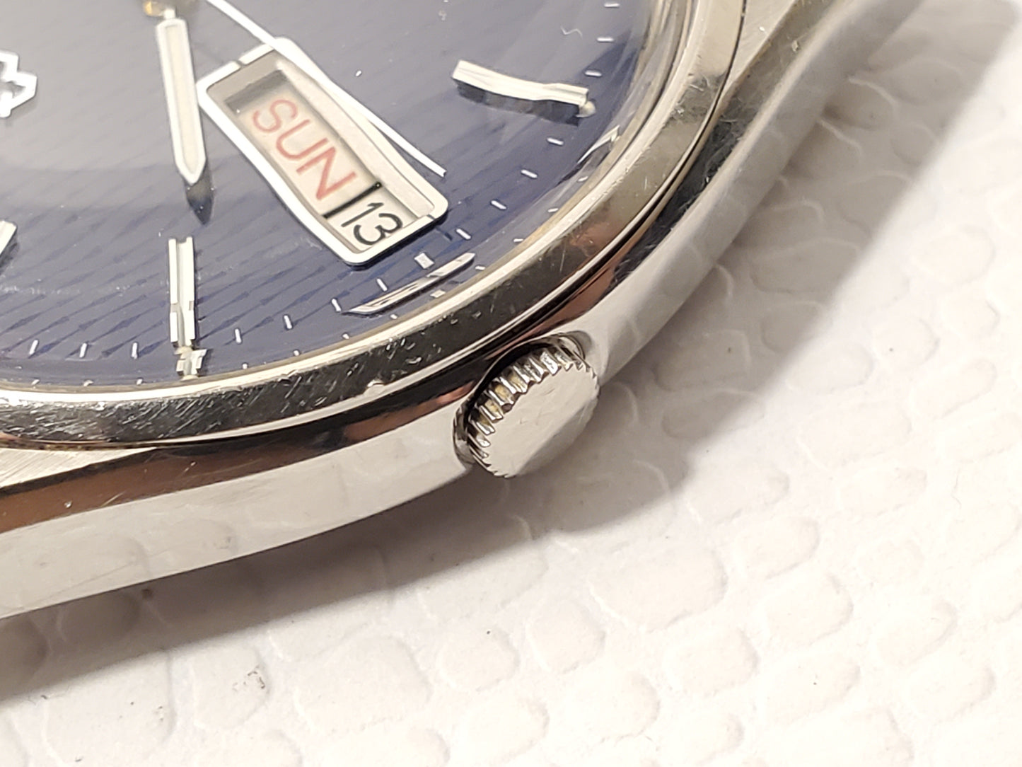 Vintage Seiko SQ Mens Blue Dial Day Date Quartz Watch Two Jewels Stainless Steel