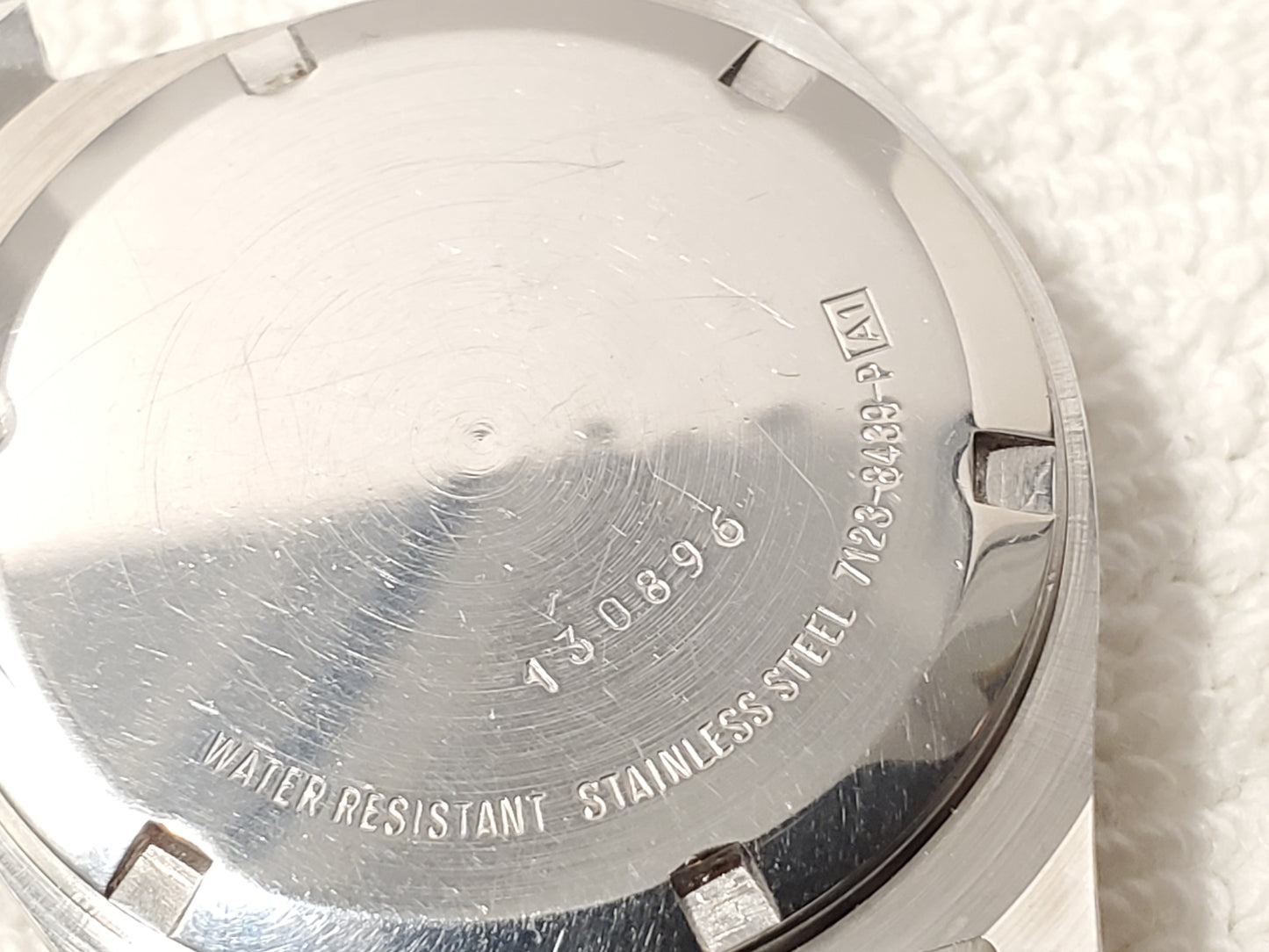 Vintage Seiko SQ Mens Blue Dial Day Date Quartz Watch Two Jewels Stainless Steel