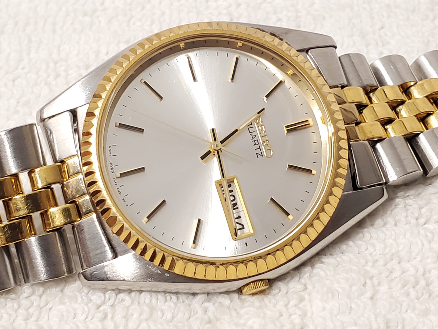 Vintage Seiko Men's Presidential Day Date Quartz Watch Gold Tone Stainless Steel