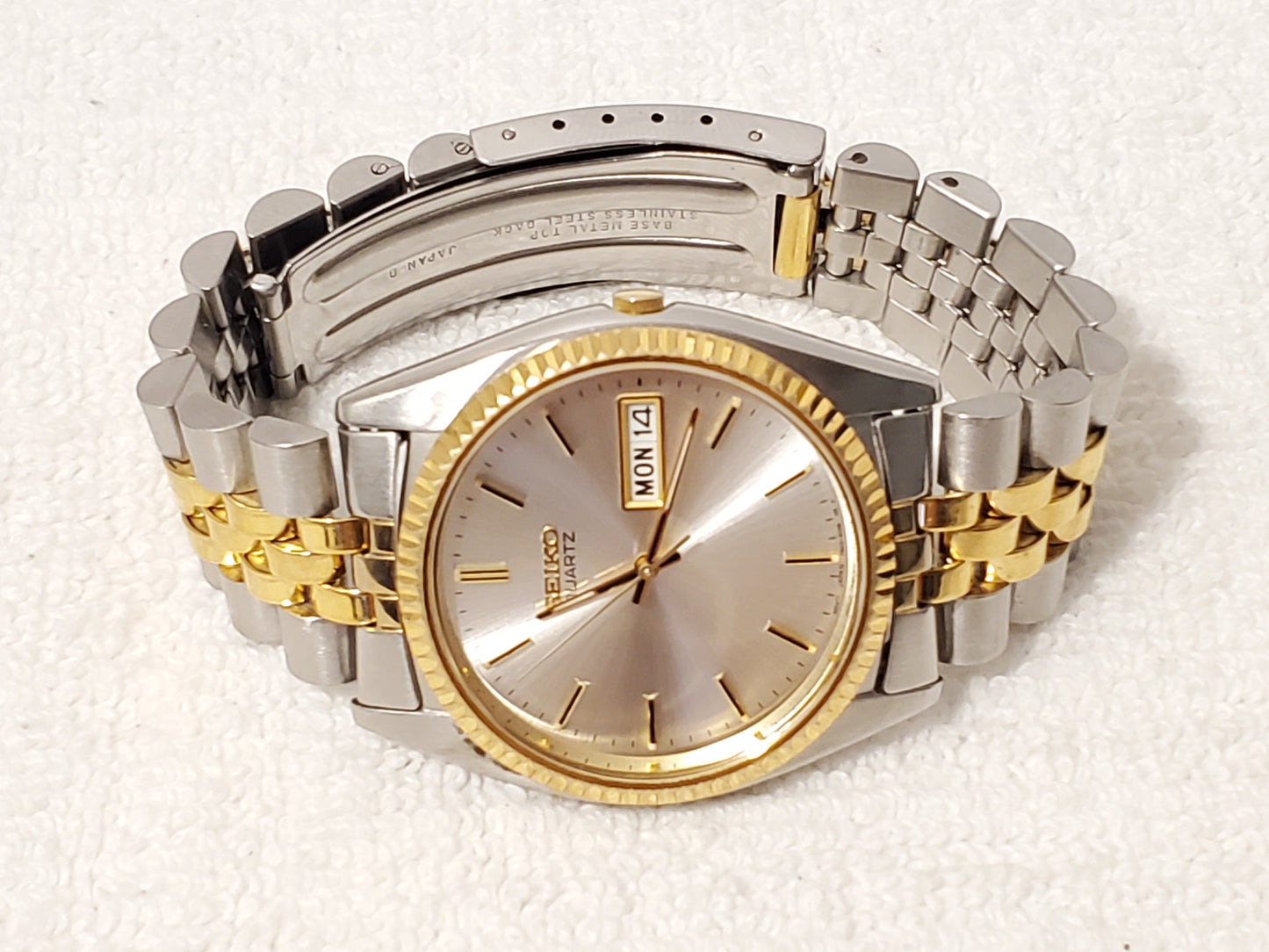 Vintage Seiko Men's Presidential Day Date Quartz Watch Gold Tone Stainless Steel