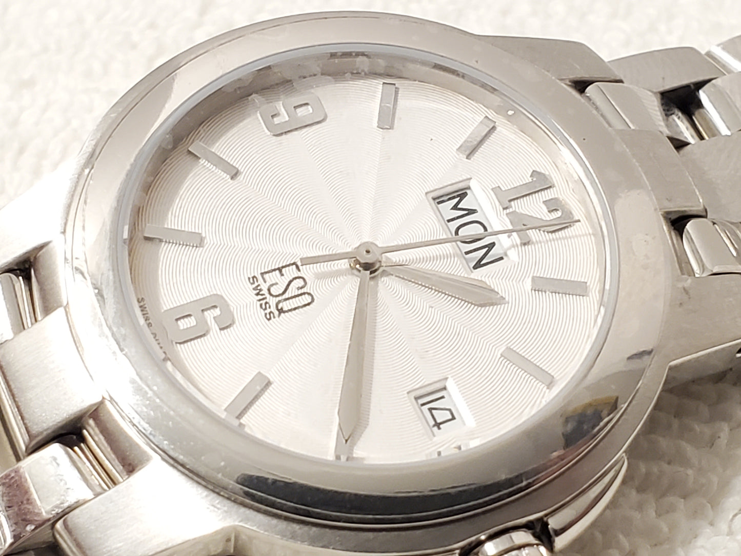 ESQ Swiss Quartz Men's Day Date White Dial Stainless Steel One Jewel Watch Tag