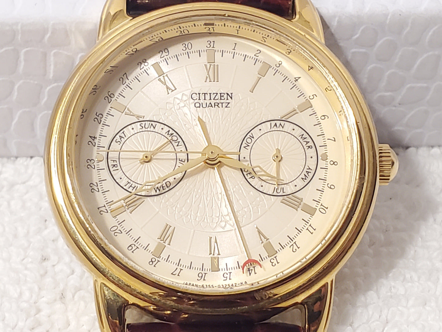 Vintage Citizen Men's Day Date Month Gold Plated Quartz Watch Brown Leather Band