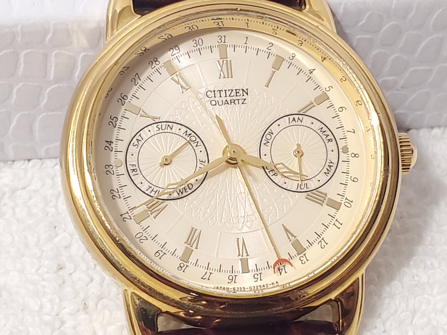 Vintage Citizen Men's Day Date Month Gold Plated Quartz Watch Brown Leather Band