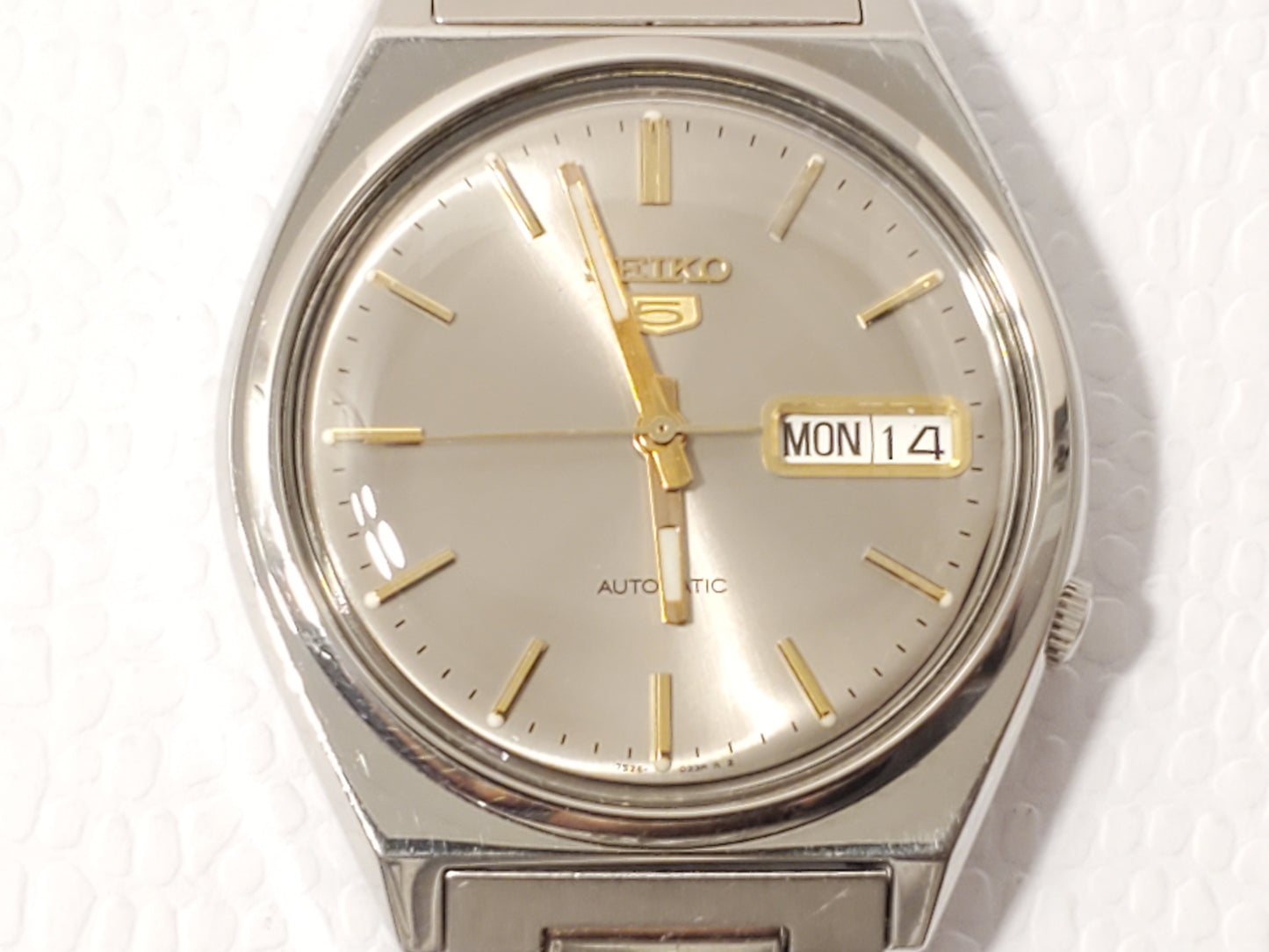 Vintage Seiko 5 Men Day Date Automatic Watch 21 Jewels Stainless Steel Gray Dial