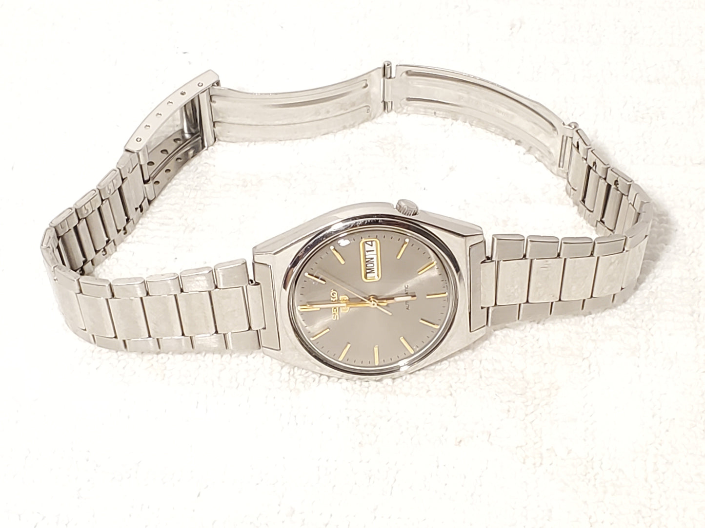 Vintage Seiko 5 Men Day Date Automatic Watch 21 Jewels Stainless Steel Gray Dial