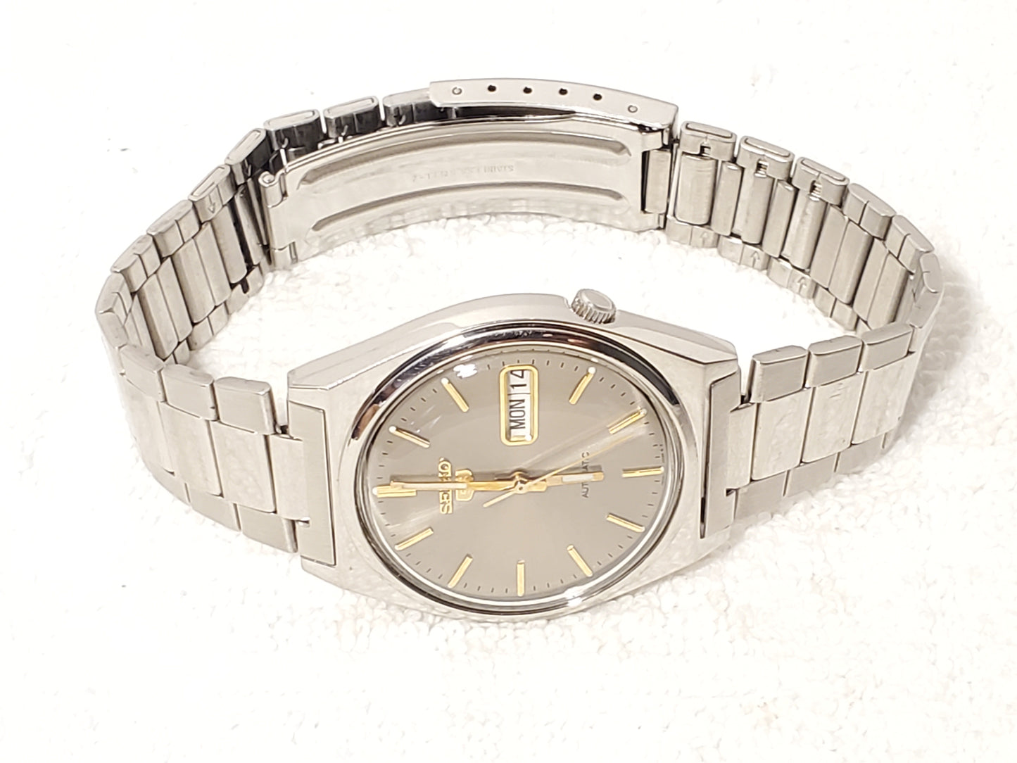 Vintage Seiko 5 Men Day Date Automatic Watch 21 Jewels Stainless Steel Gray Dial