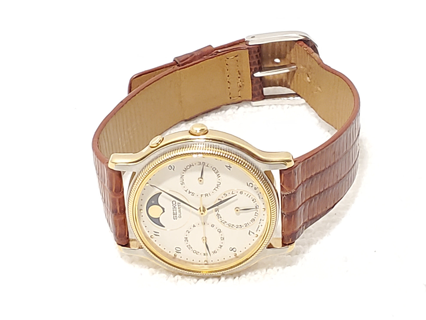 Vintage Seiko Men's Moon Phase Day Date Watch Gold Tone White Dial Three Jewels