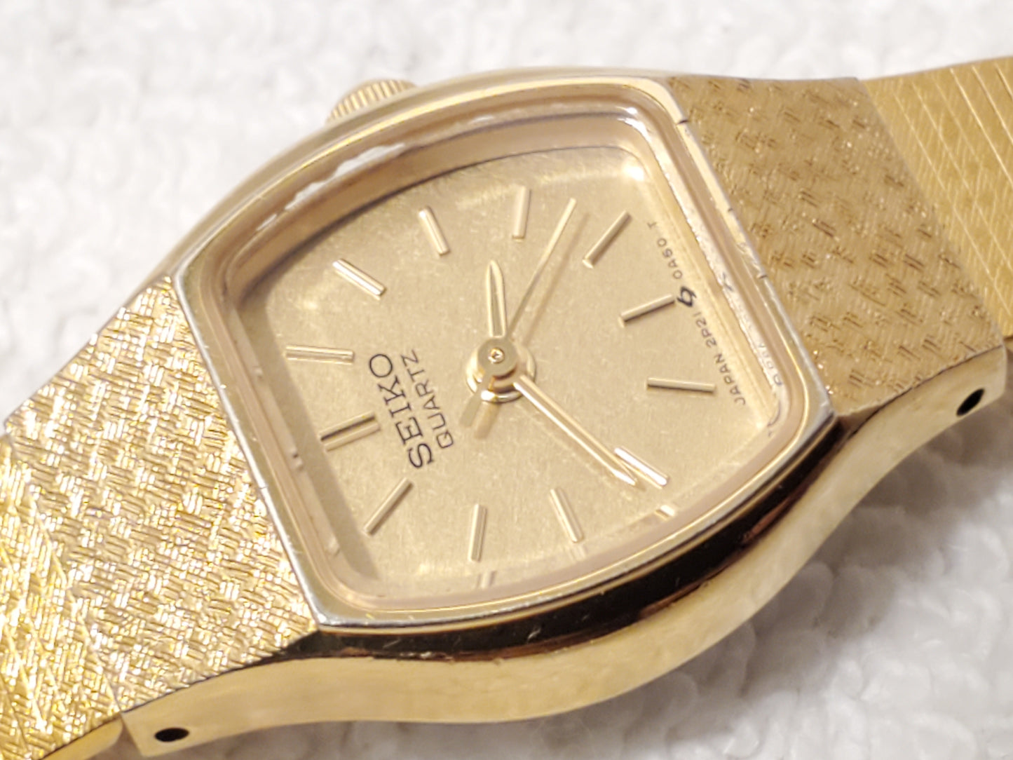 Vintage Seiko Women's Gold Plated Petite Quartz Watch Three Jewels S Steel