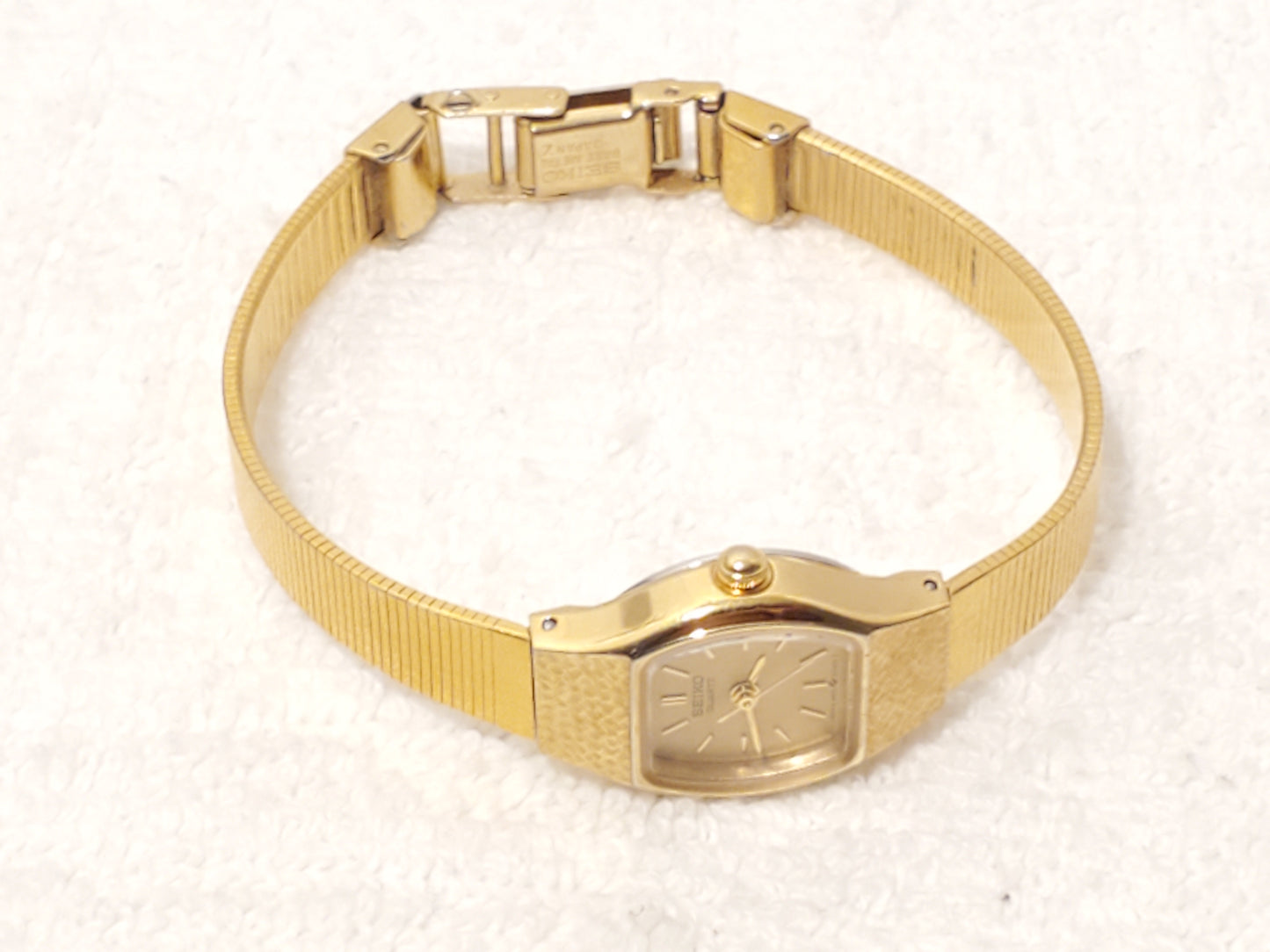 Vintage Seiko Women's Gold Plated Petite Quartz Watch Three Jewels S Steel