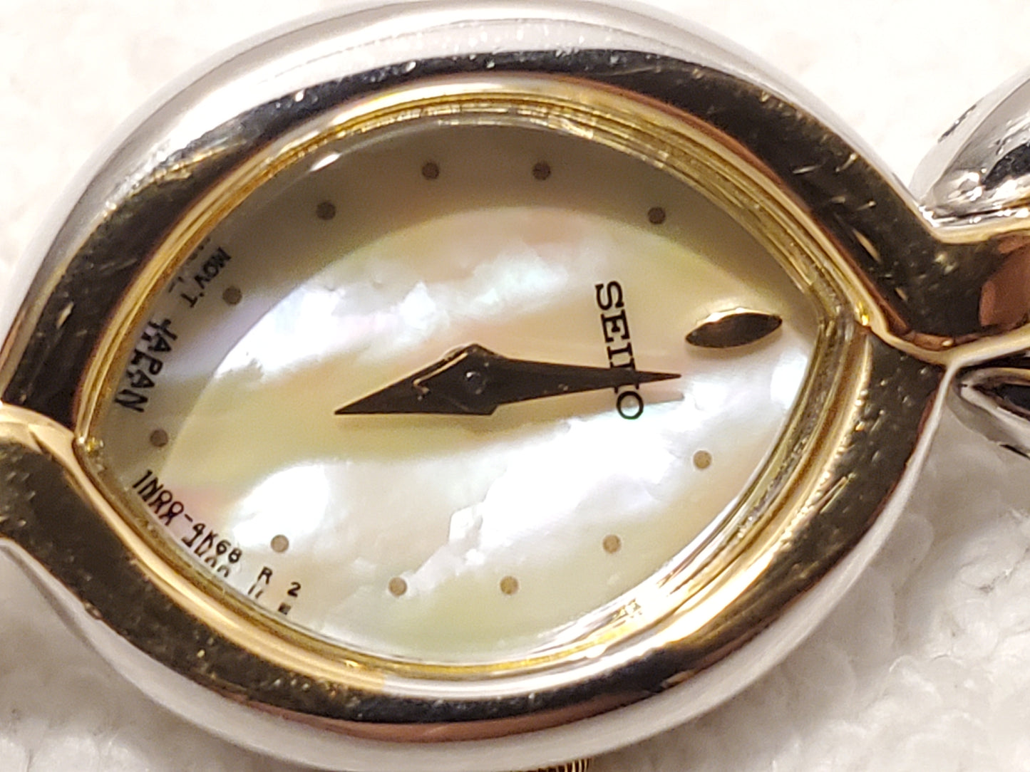 Vintage Seiko Women Two Tone Watch Mother Pearl Dial Thick Link Bracelet S Steel