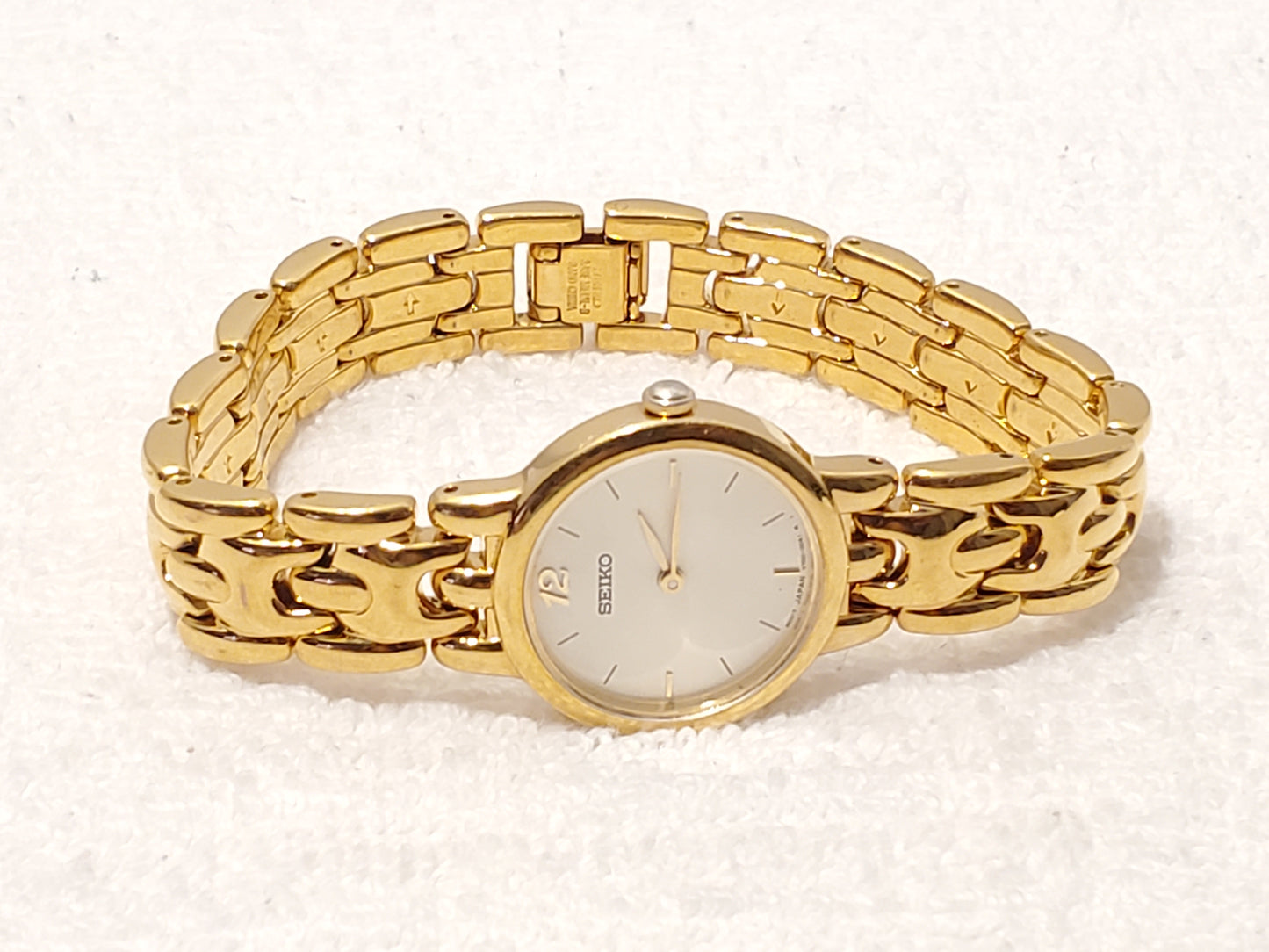 Vintage Seiko Women's Silver Dial Gold Tone Stainless Steel Quartz Watch