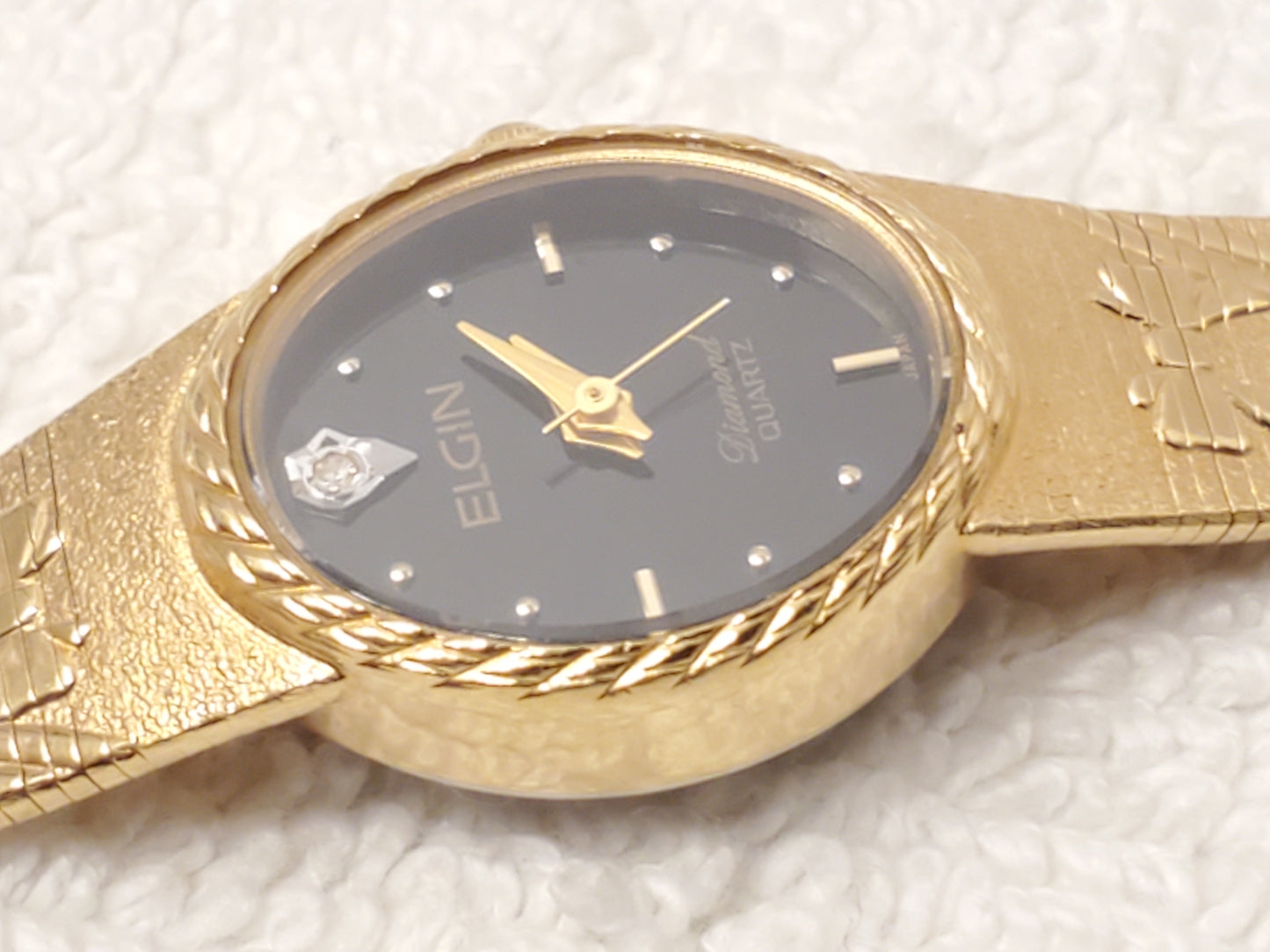 Vintage Elgin Diamond Quartz Women's Gold Tone Black Dial Watch Bowtie Bracelet