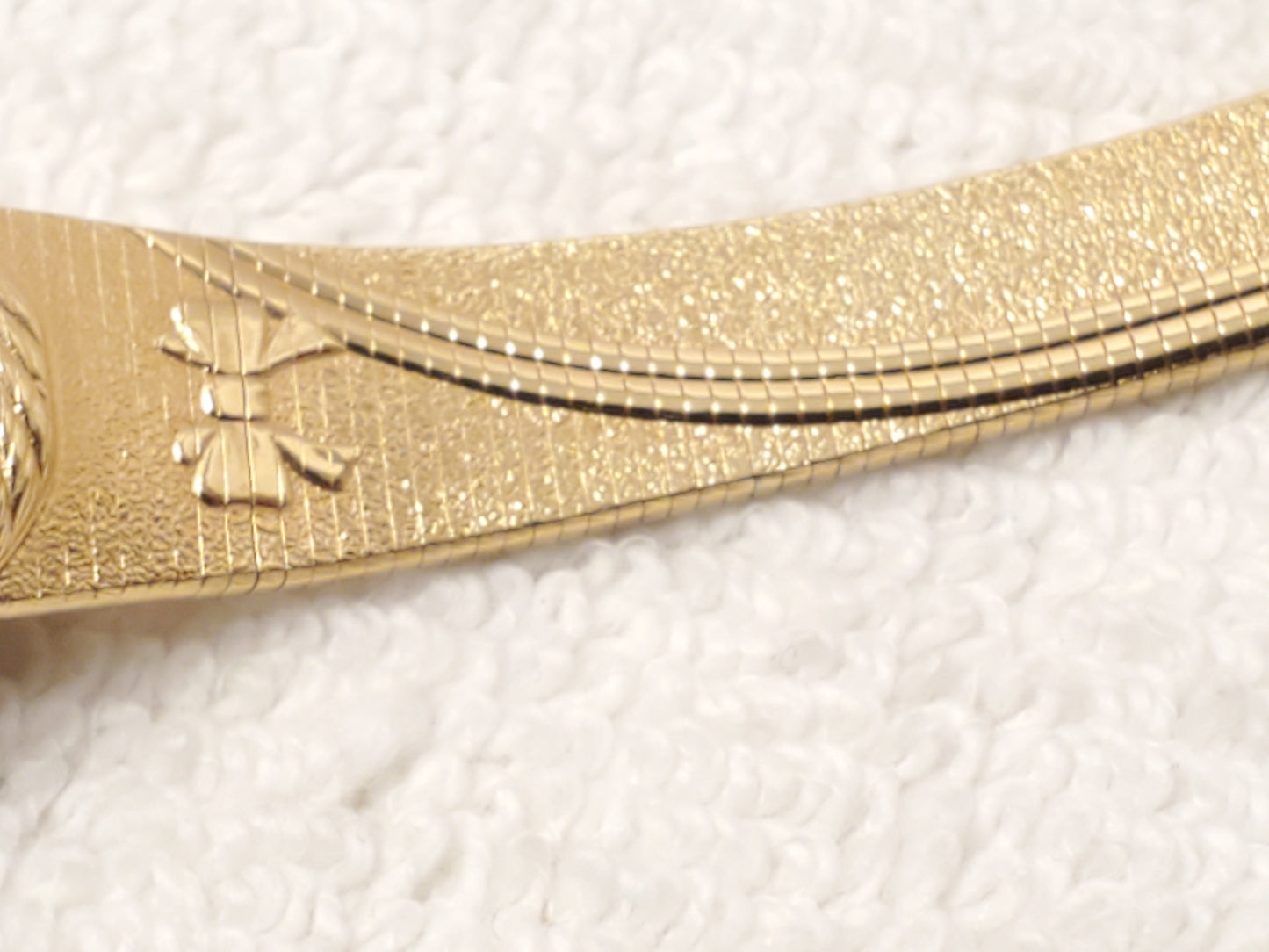Vintage Elgin Diamond Quartz Women's Gold Tone Black Dial Watch Bowtie Bracelet